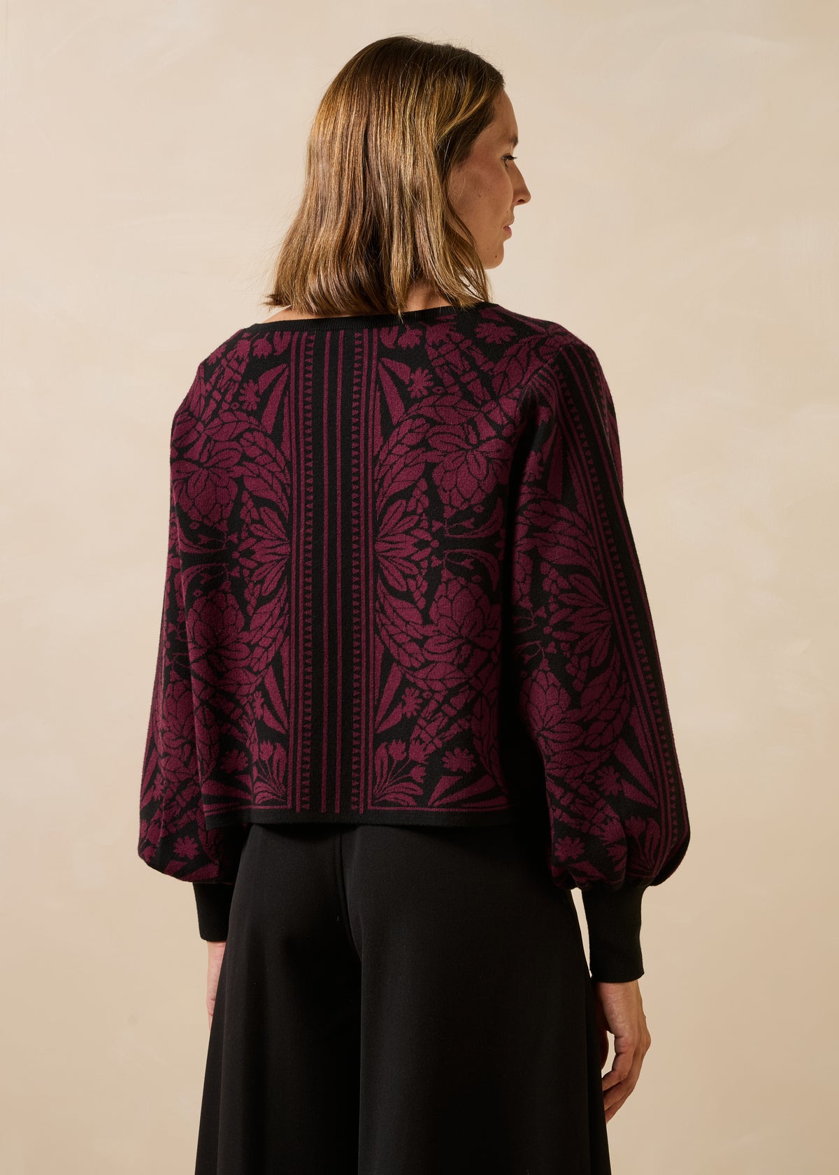 Pullover aus Jacquardstrick in schwarz und Aubergine