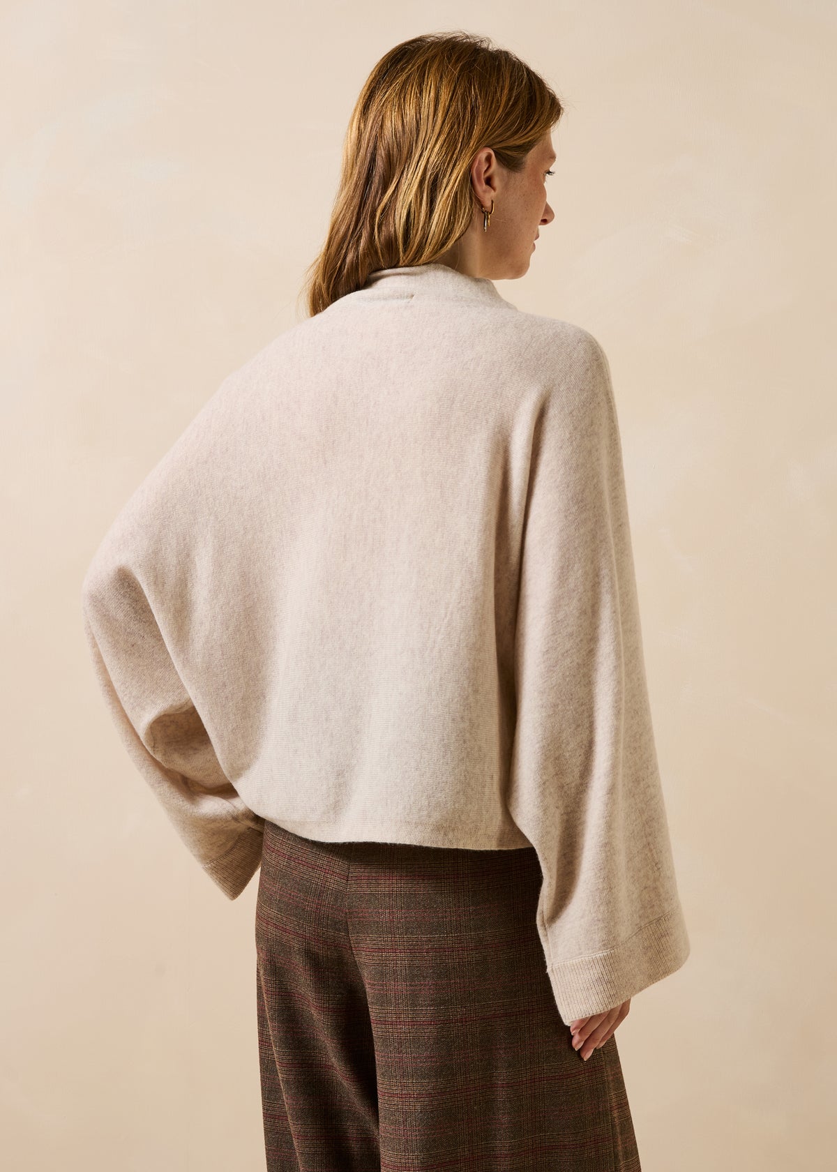 Pull beige manches longues en laine et cachemire