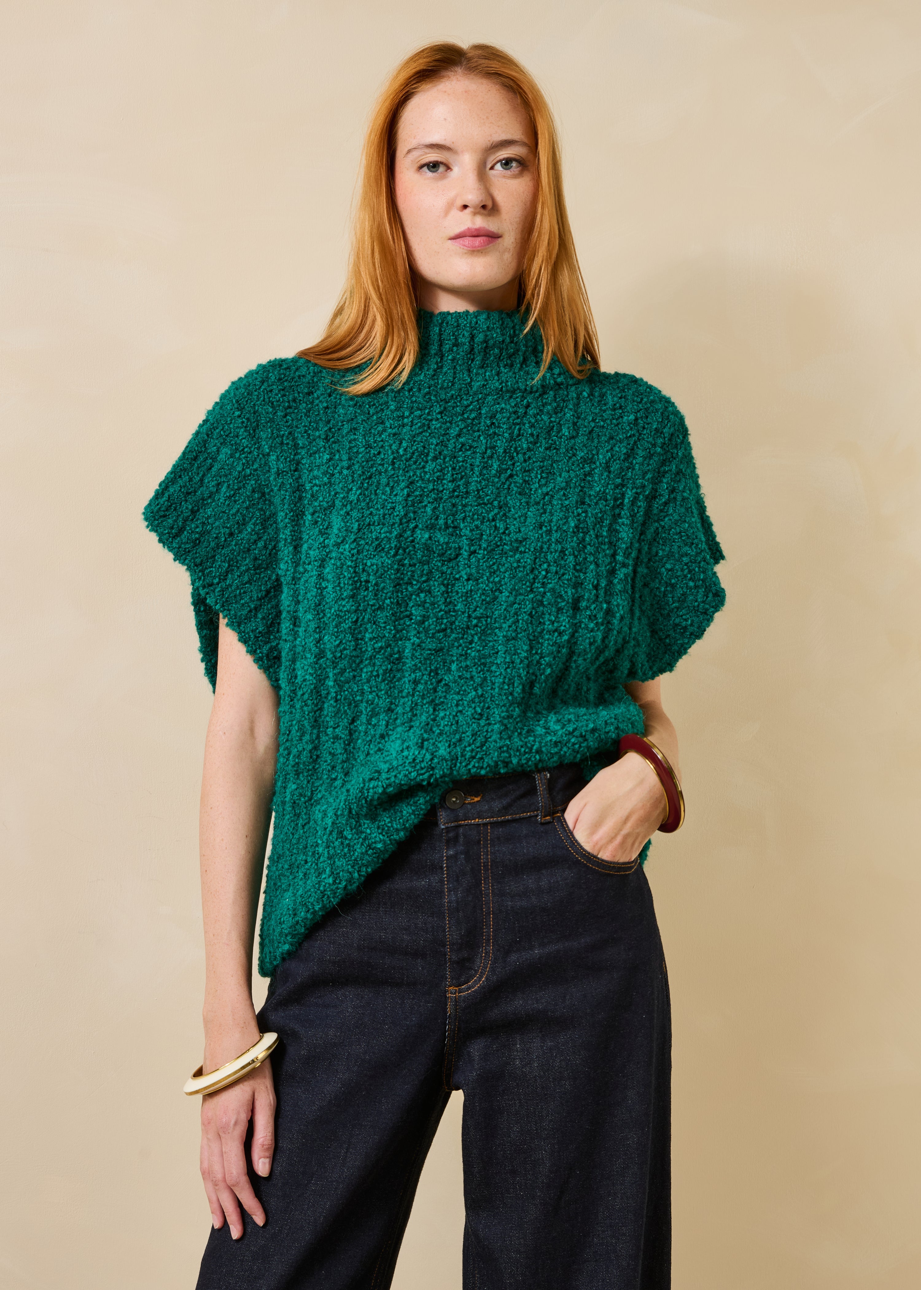Pull vert émeraude sans manches col montant