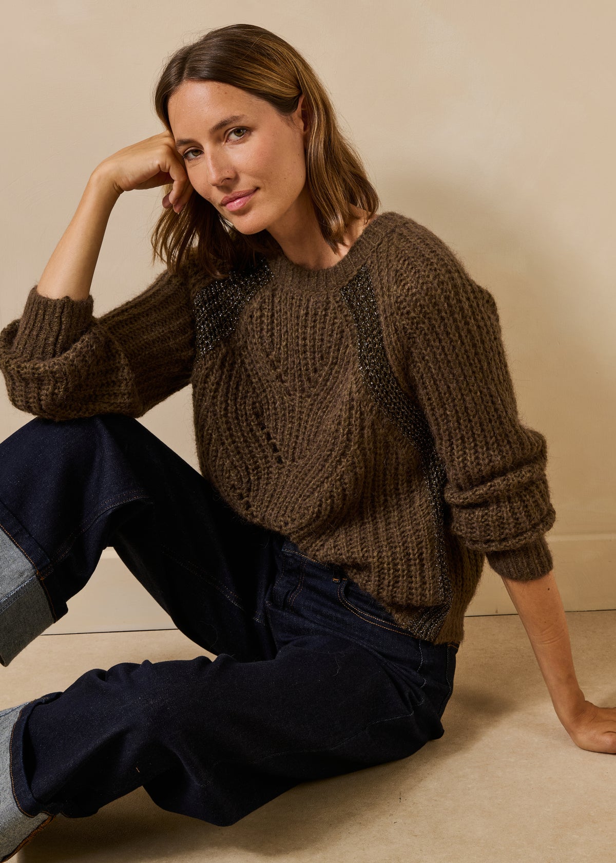 Kaki Pullover mit langen Ärmeln, Rundhalsausschnitt und irisierendem Detail