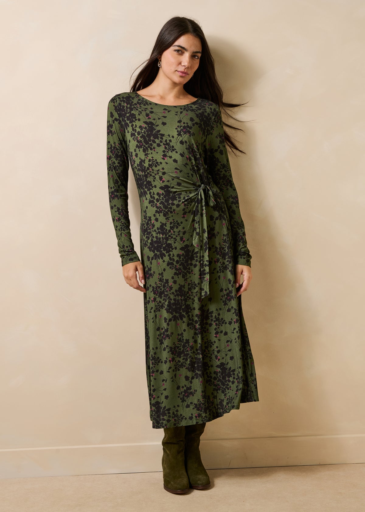 Khakifarbenes und schwarzes Kleid - Gacila