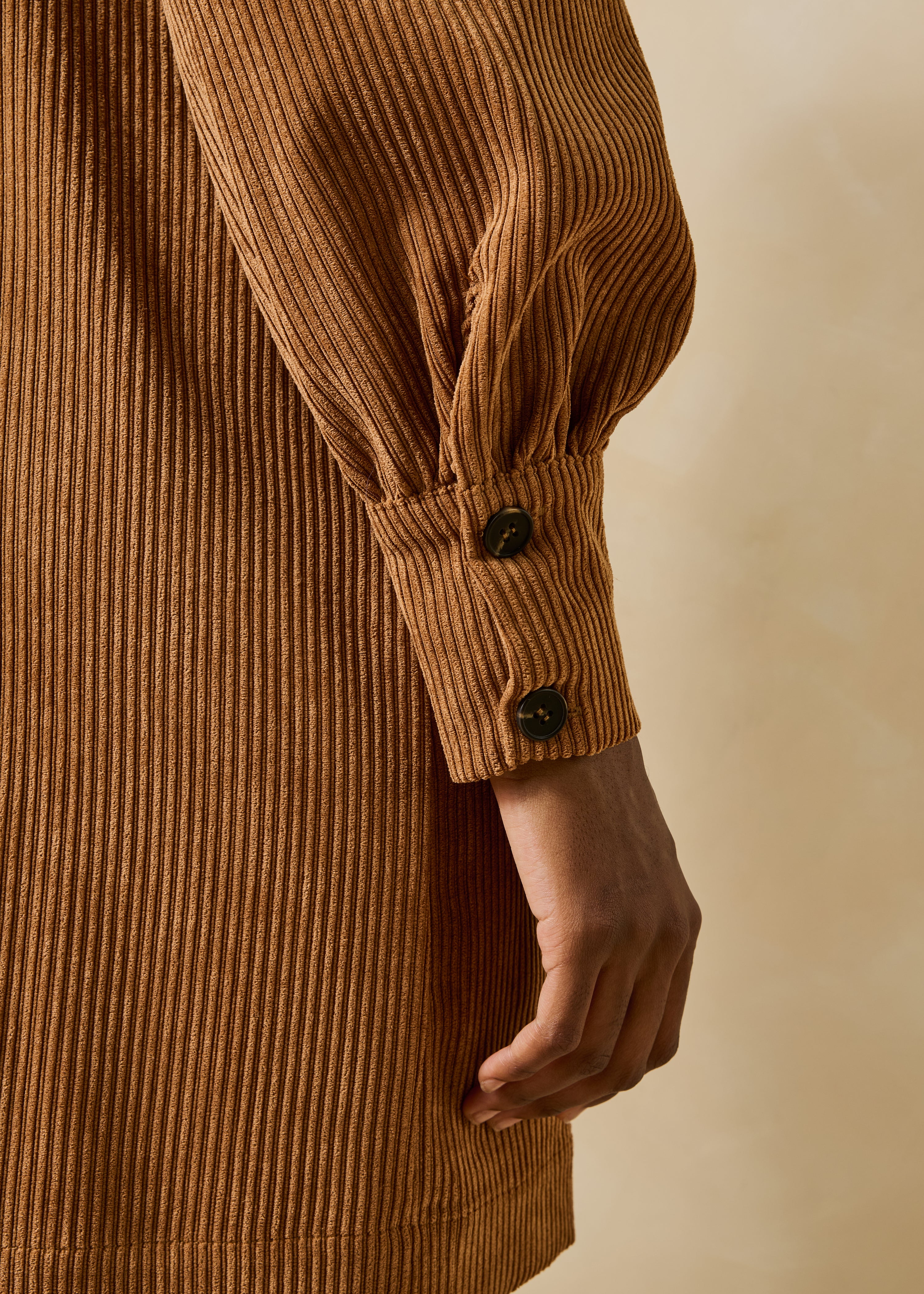 Robe chemise courte camel en velours côtelé