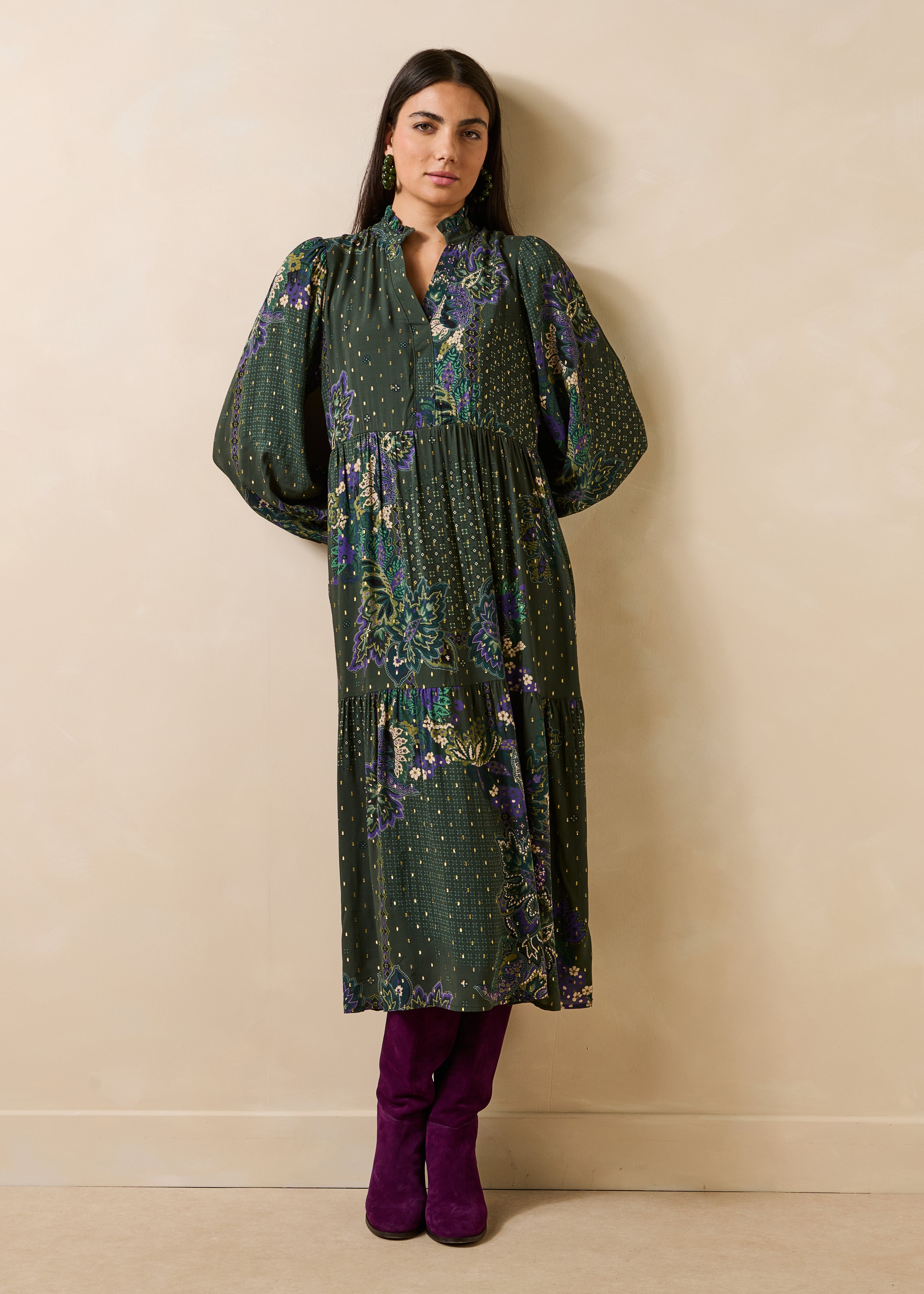Robe longue verte imprimée manches longues col tunisien
