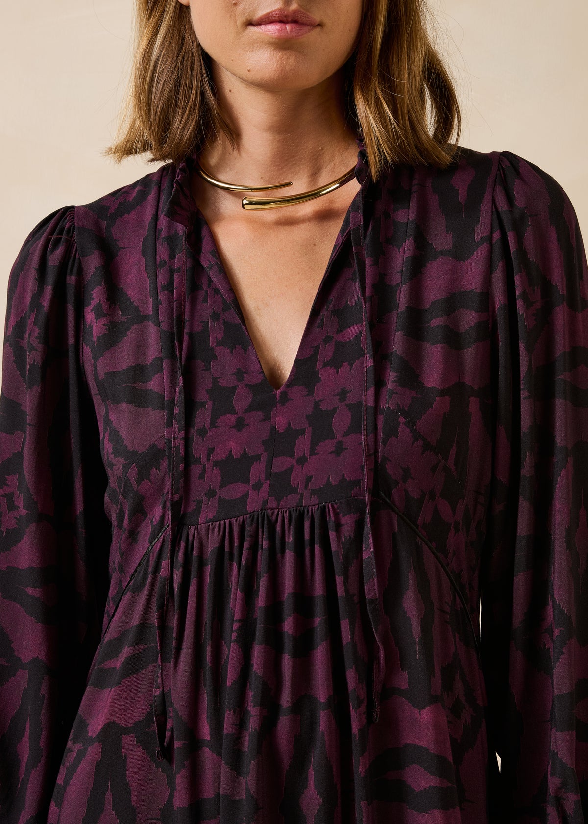 Robe noir et bordeaux - Guita