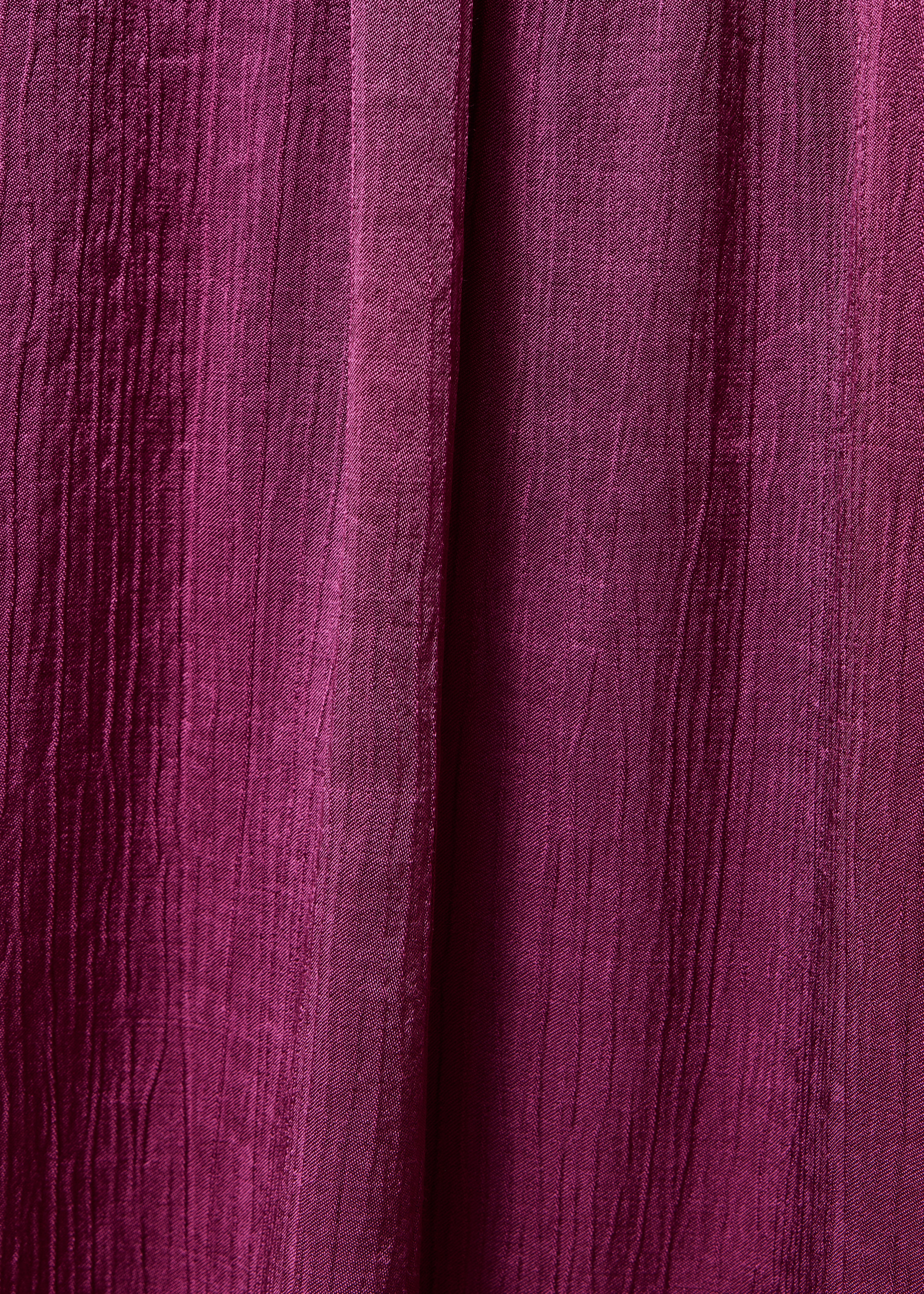 Top viola a maniche corte in satin con scollo tunisino