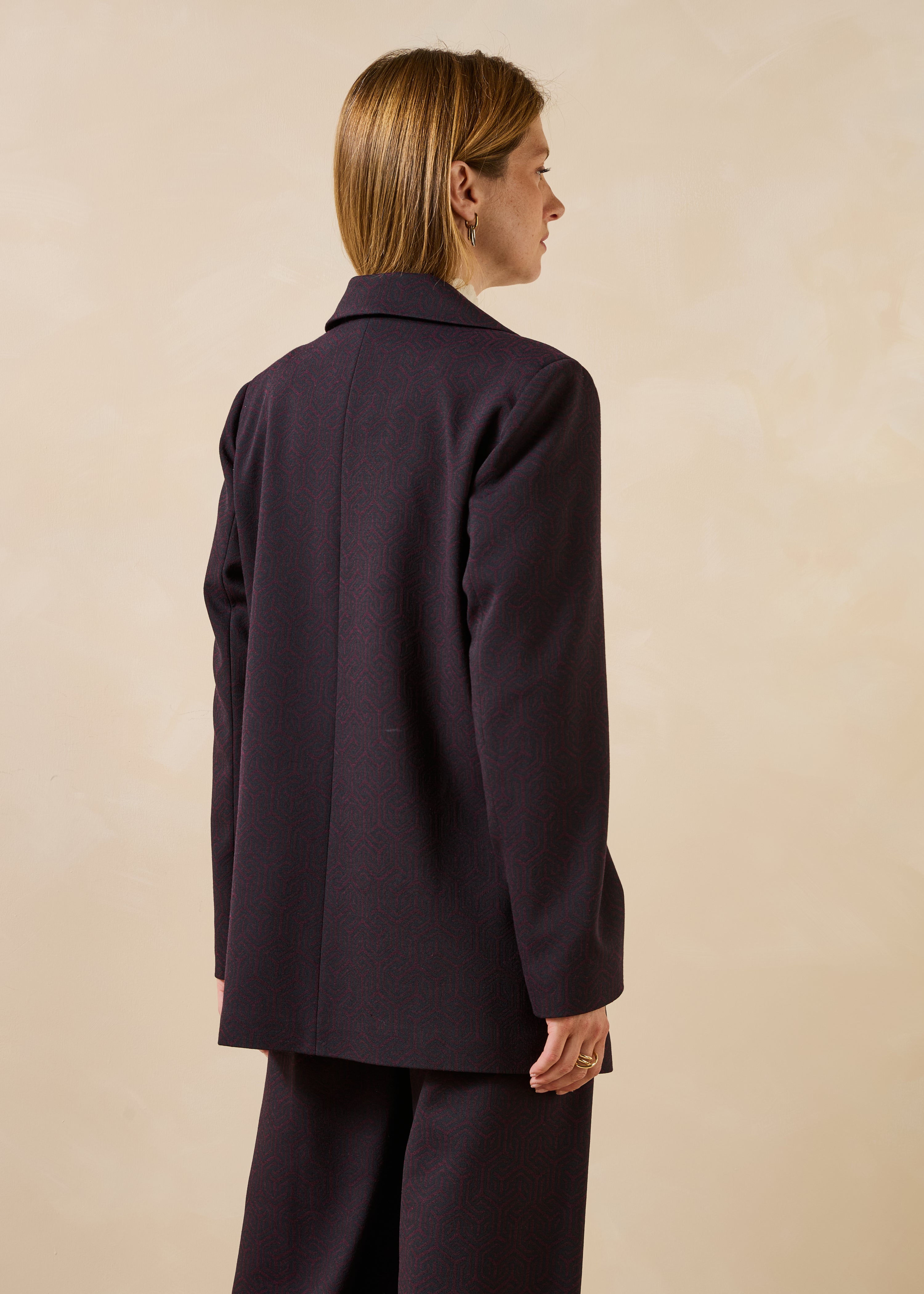Blazer in Aubergine und Marineblau mit langen Ärmeln
