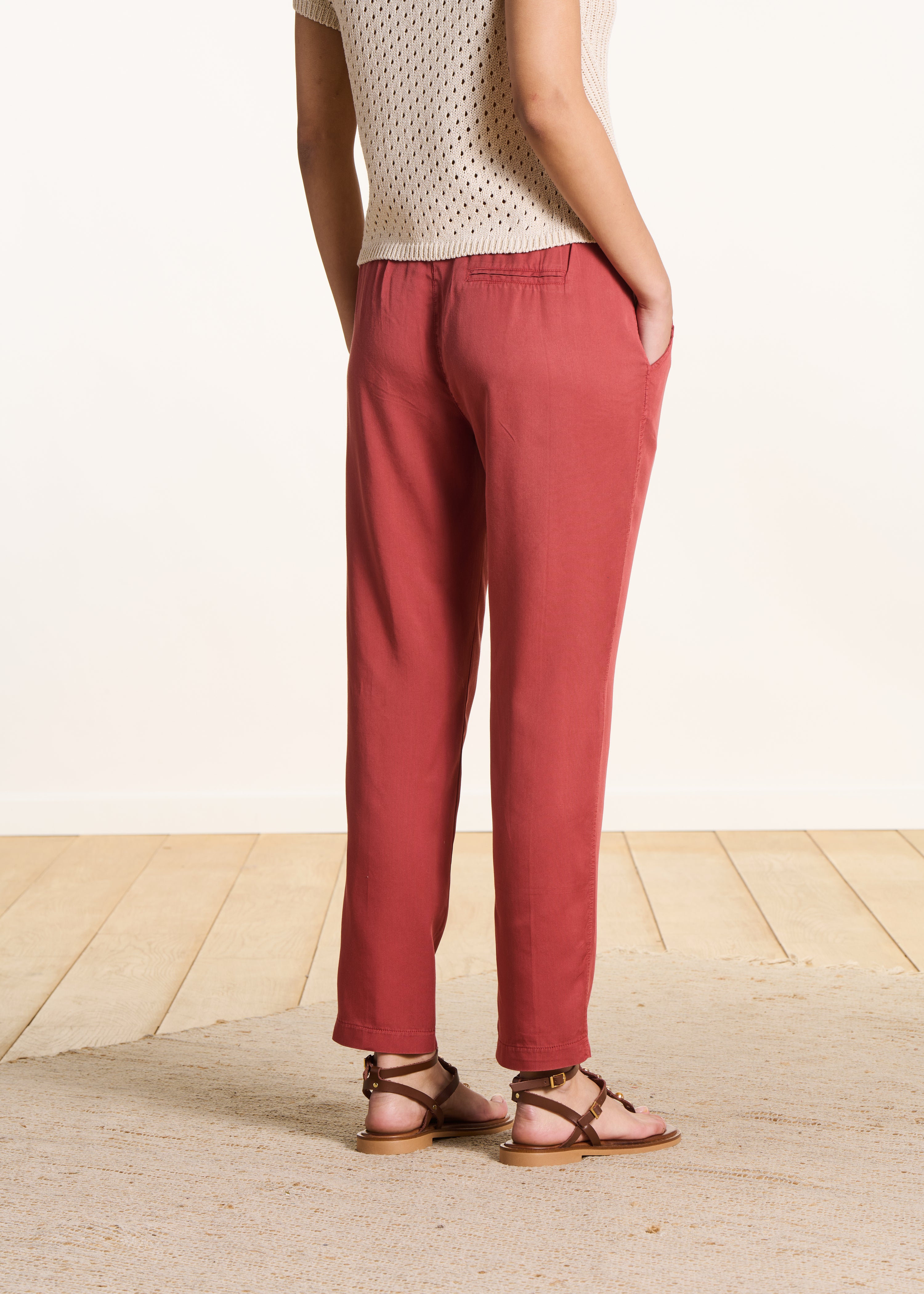 Pantalon fluide rouge en lyocell