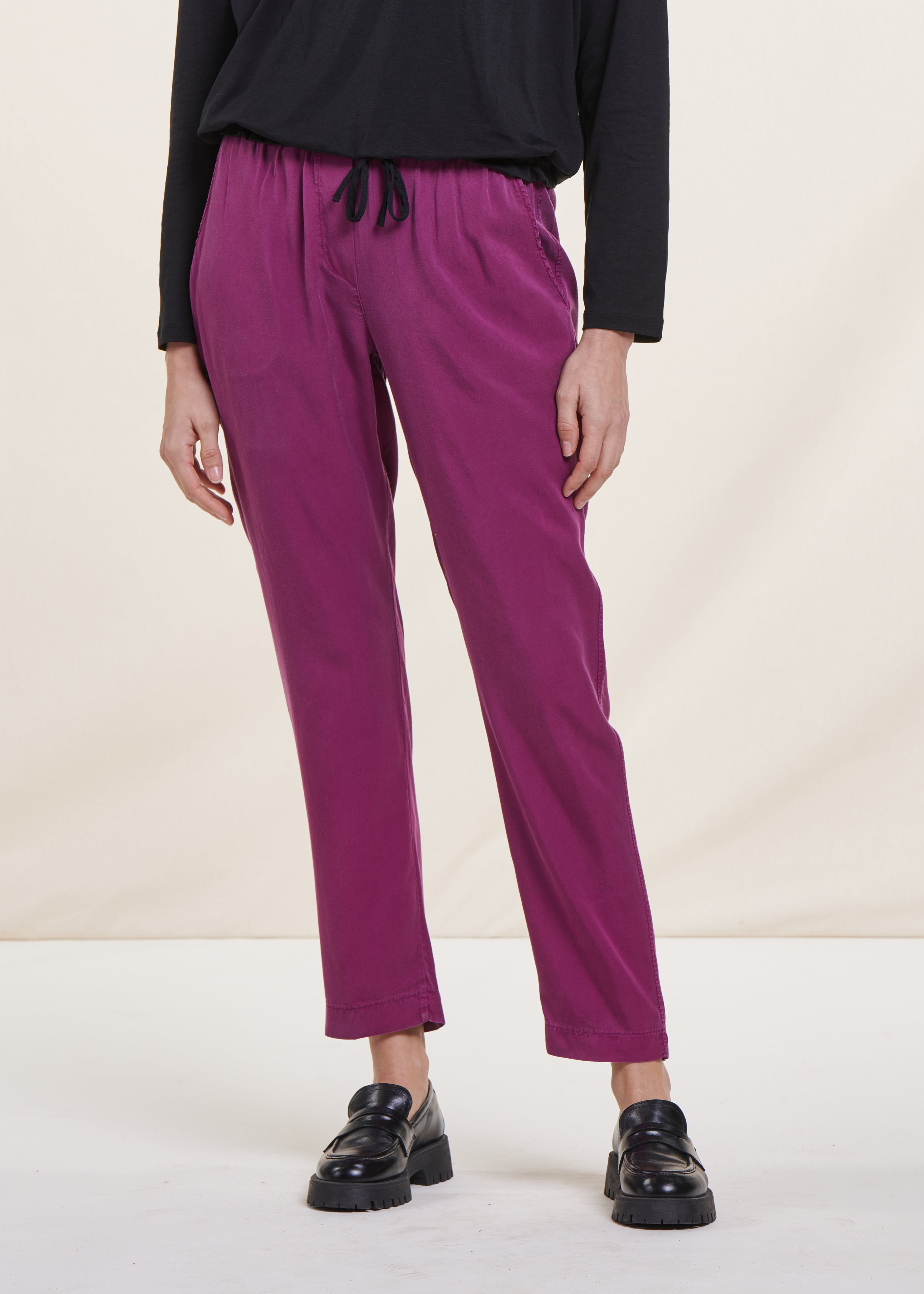 Pantalon fluide violet en lyocell