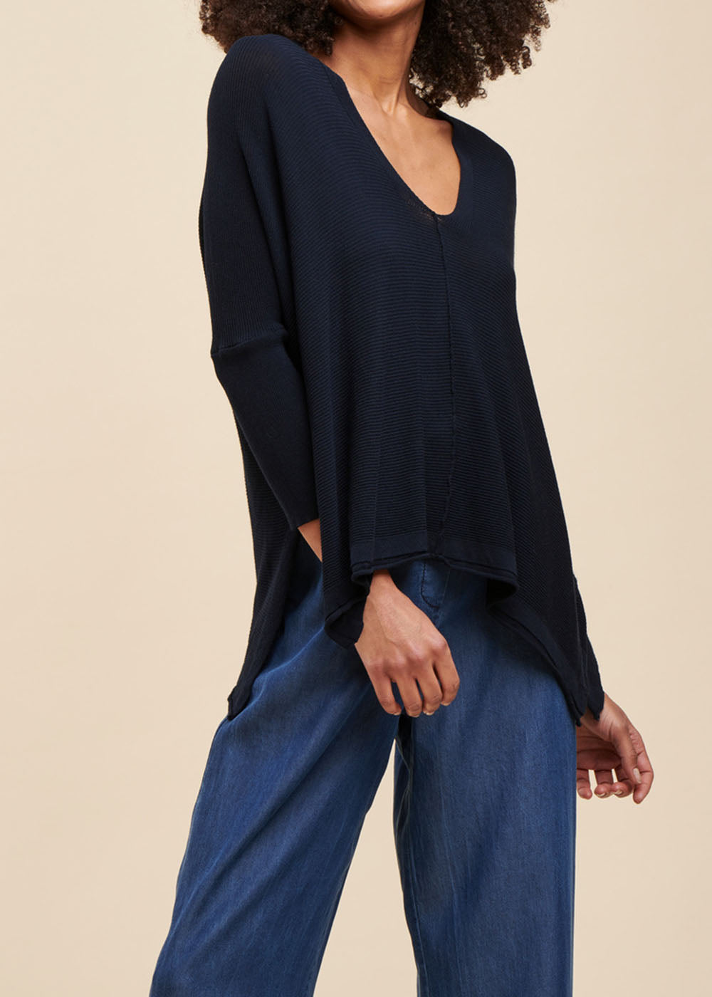 Oversized loose-fit jumper