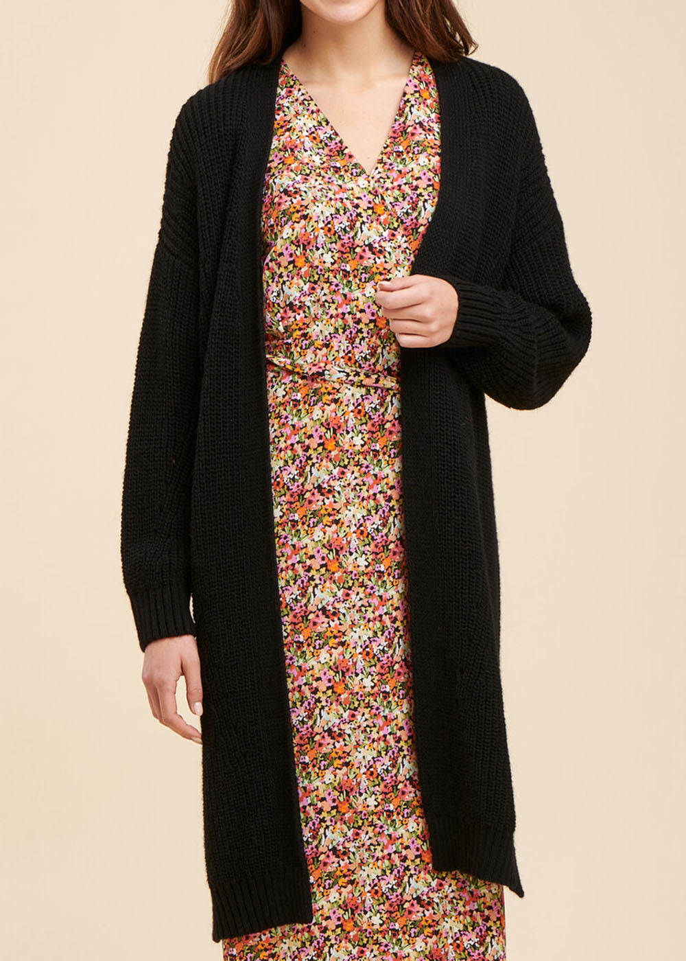 Mid-length cardigan