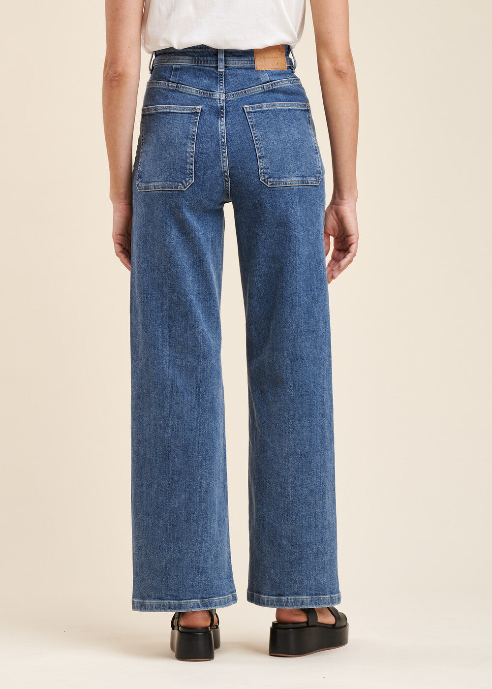 Jeans mit weitem Bein aus Bio-Baumwolle