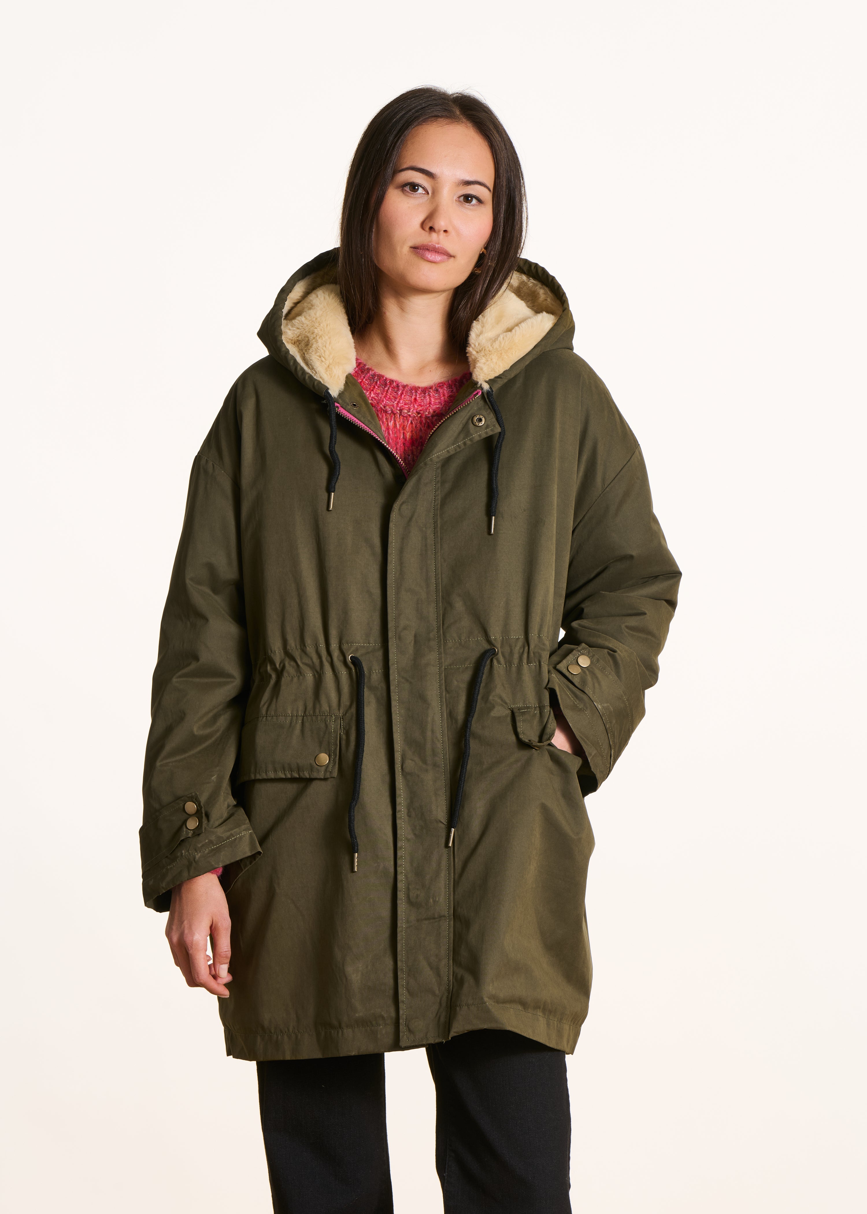 Halblanger khakifarbener Parka mit Kapuze