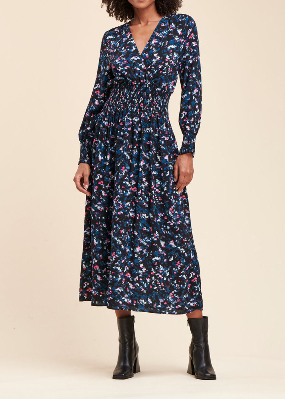 Maxikleid mit gepunktetem Print