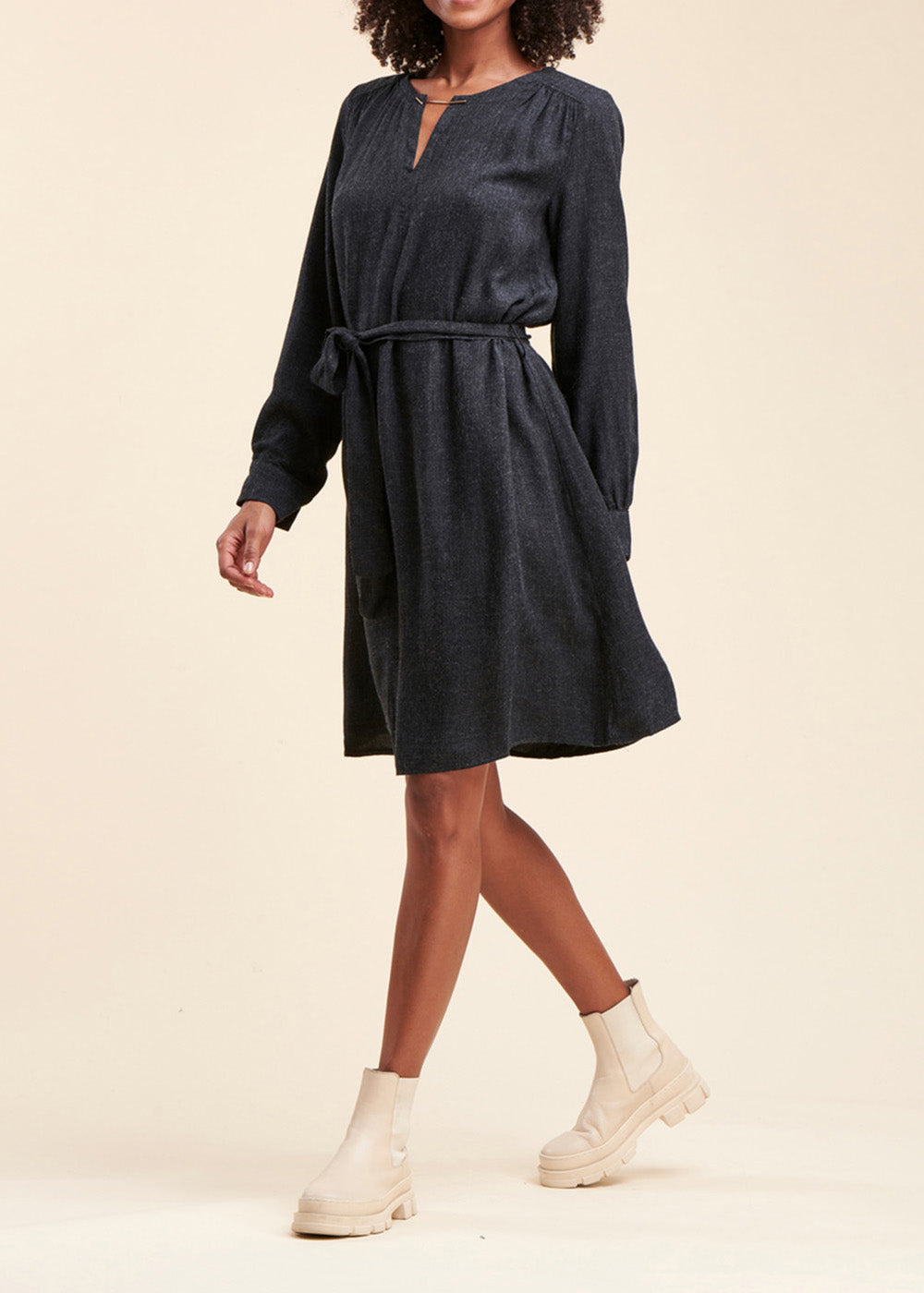 Loose-fitting solid-colour flannel dress