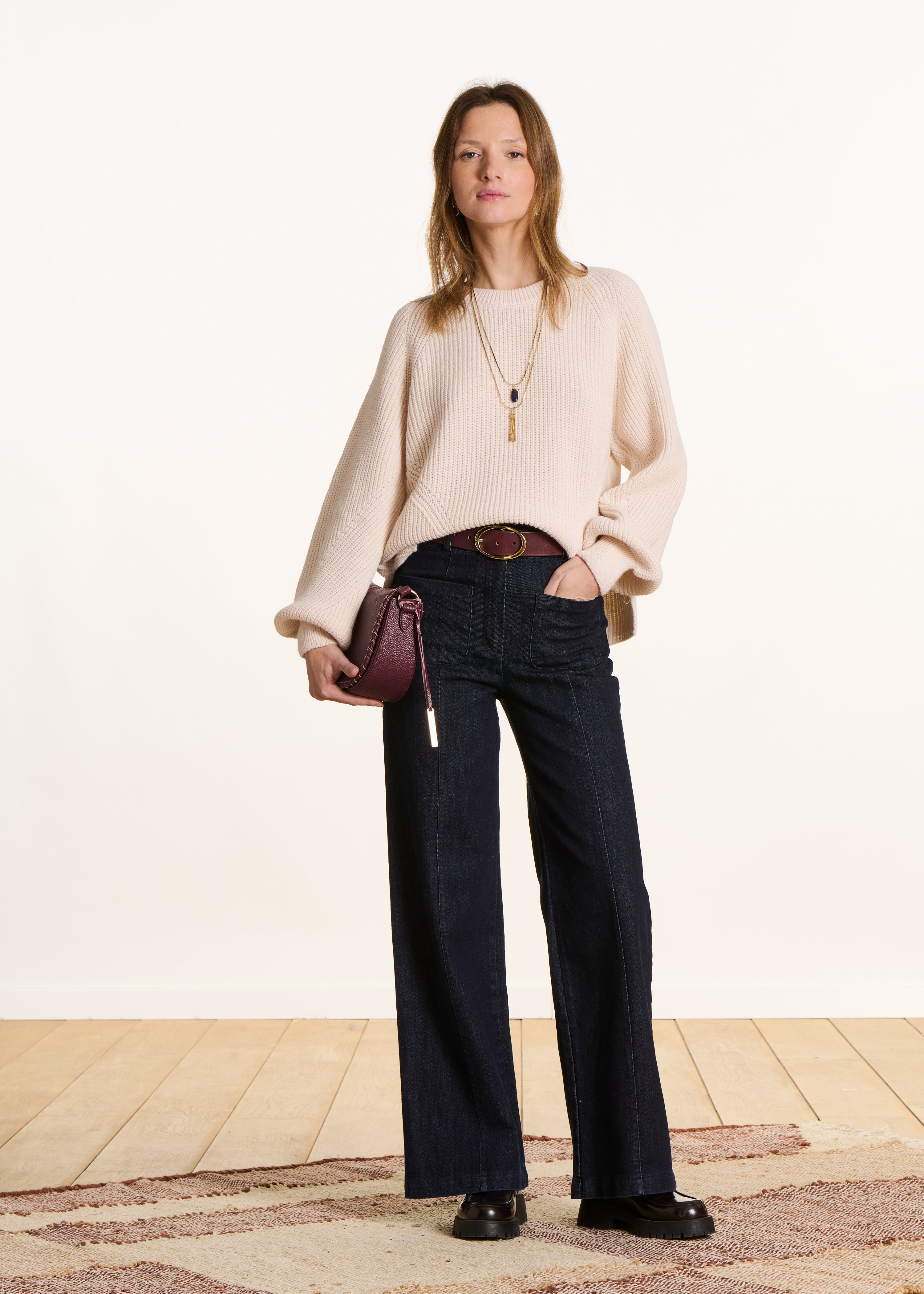 Wide raw high-waisted jeans