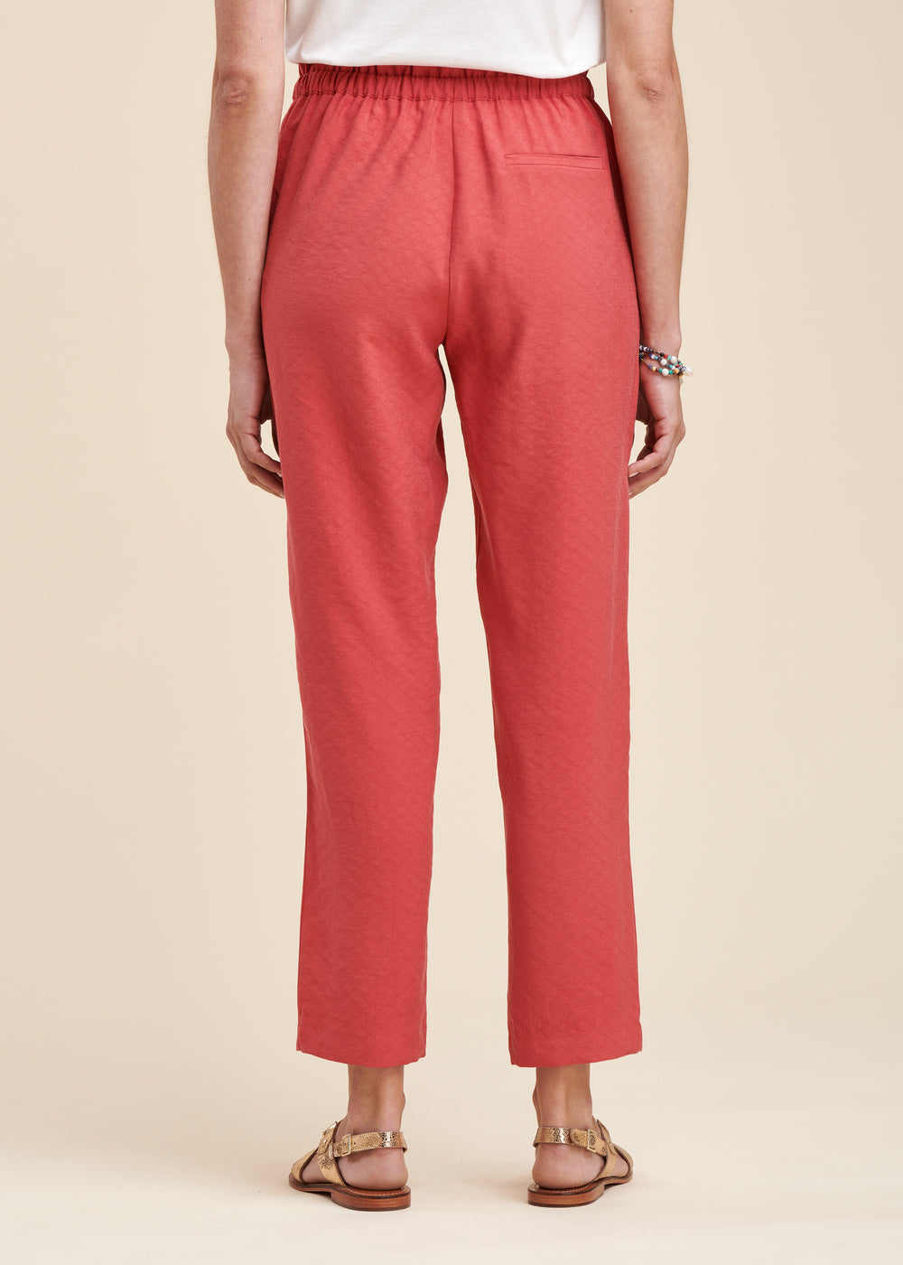 Flowy pants, carrot cut