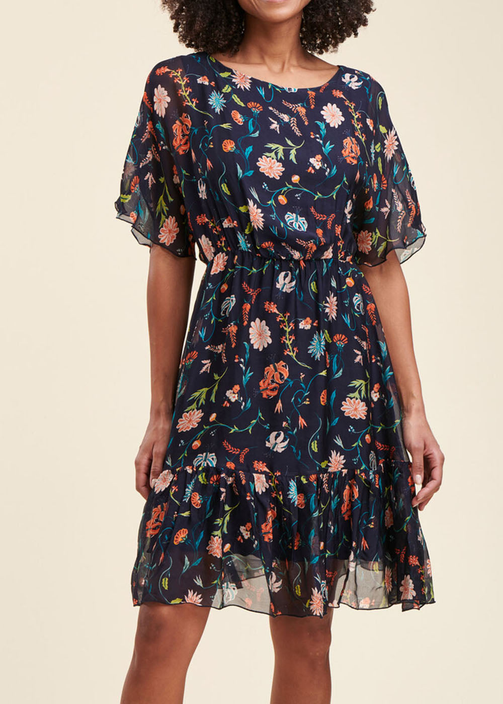 Robe courte en viscose soie à imprimé fleuri