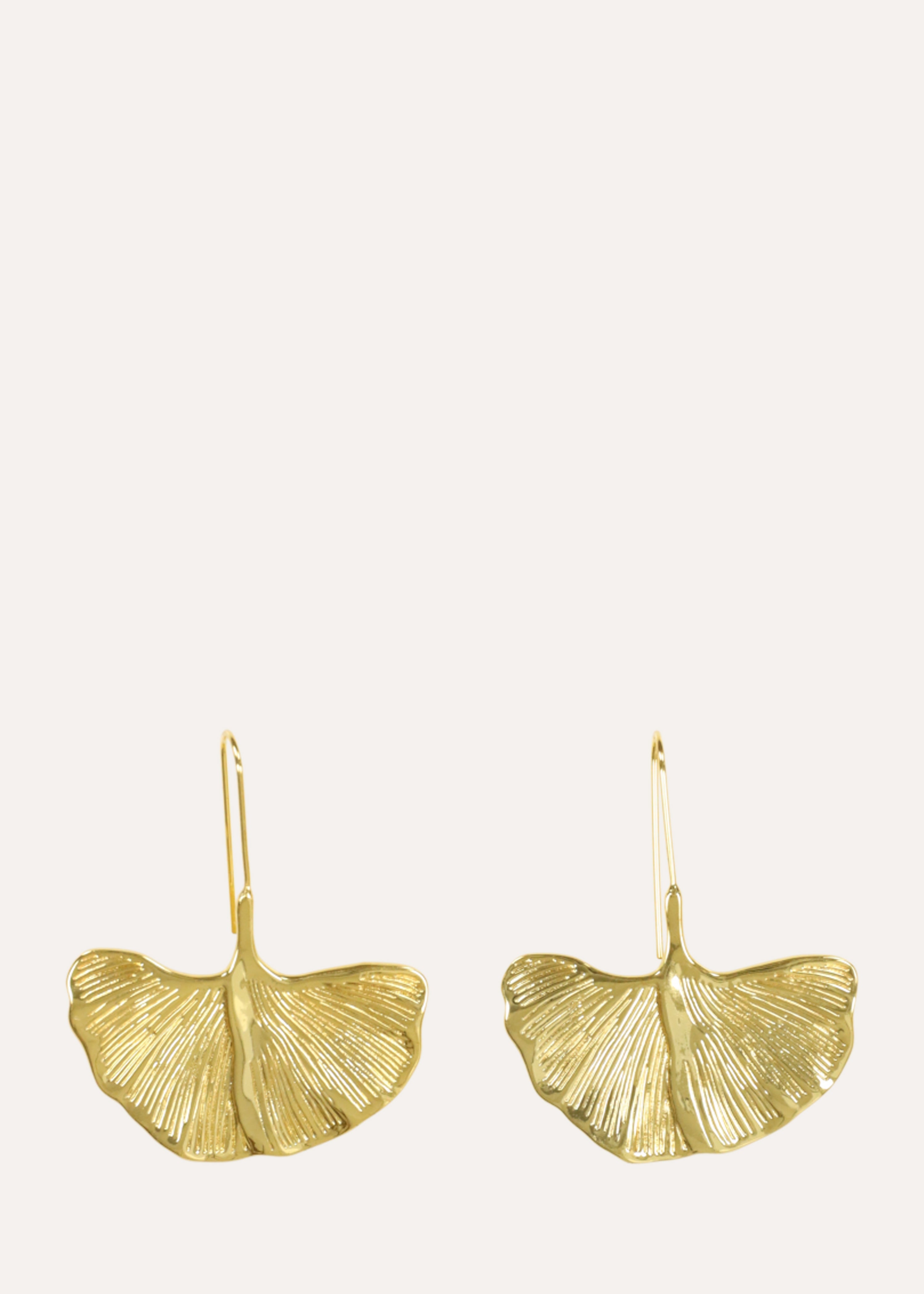 Boucles d'oreilles pendantes dorées fleur de ginko