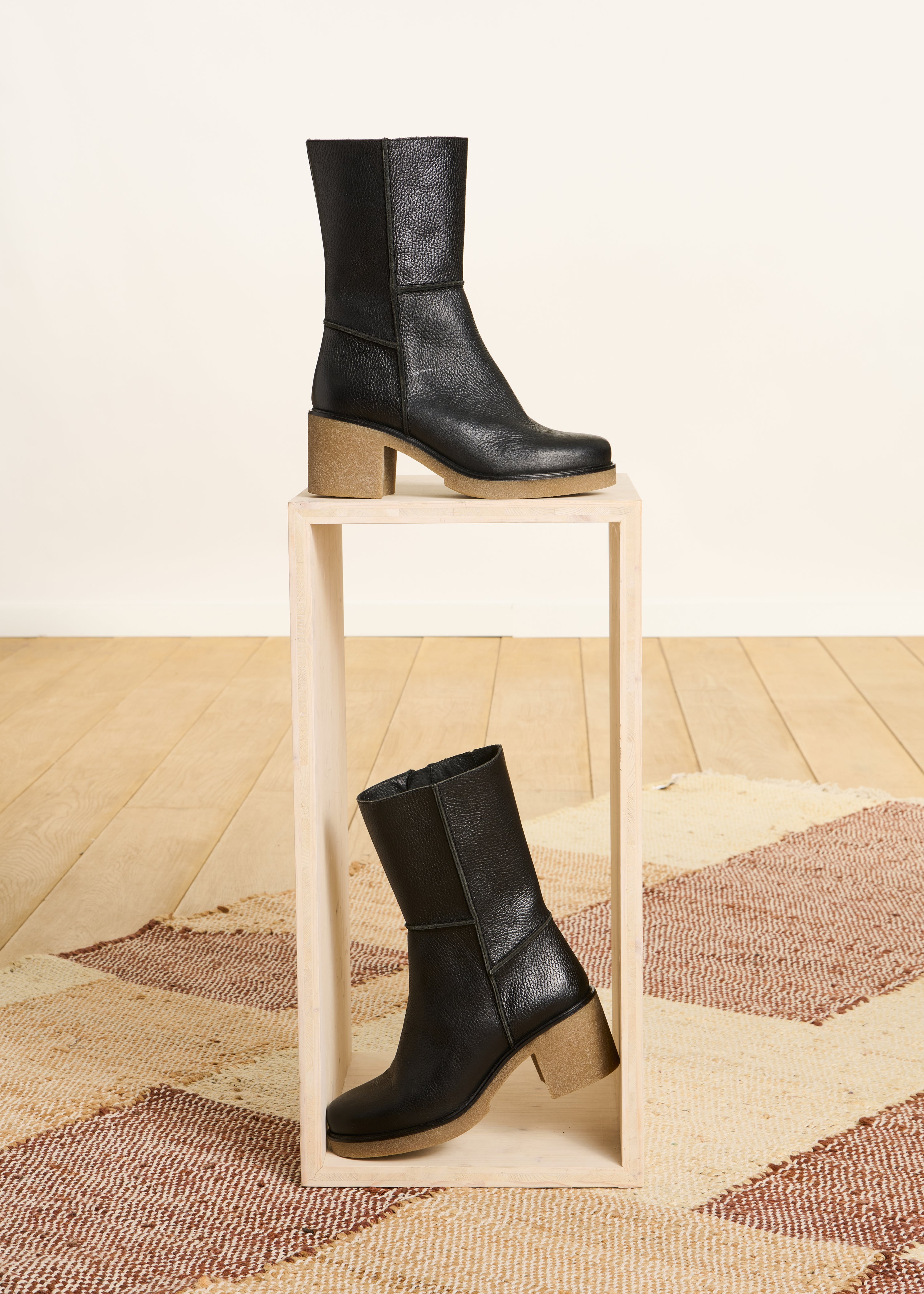 Bottes mi-mollet en cuir noir