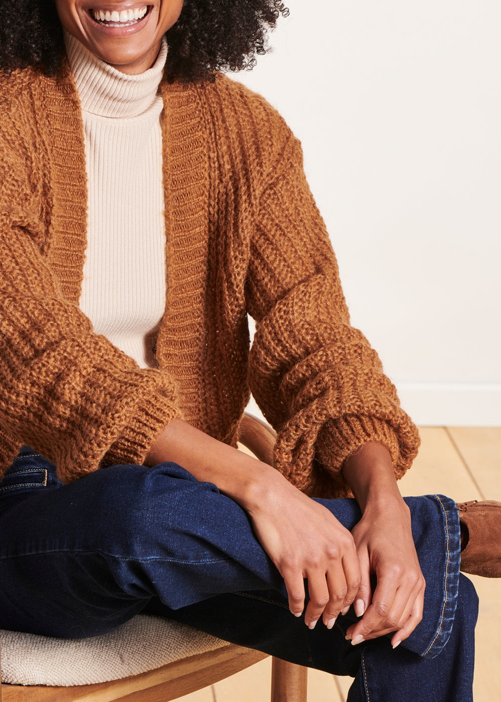 Offene, weite Mohair-Weste in Camel