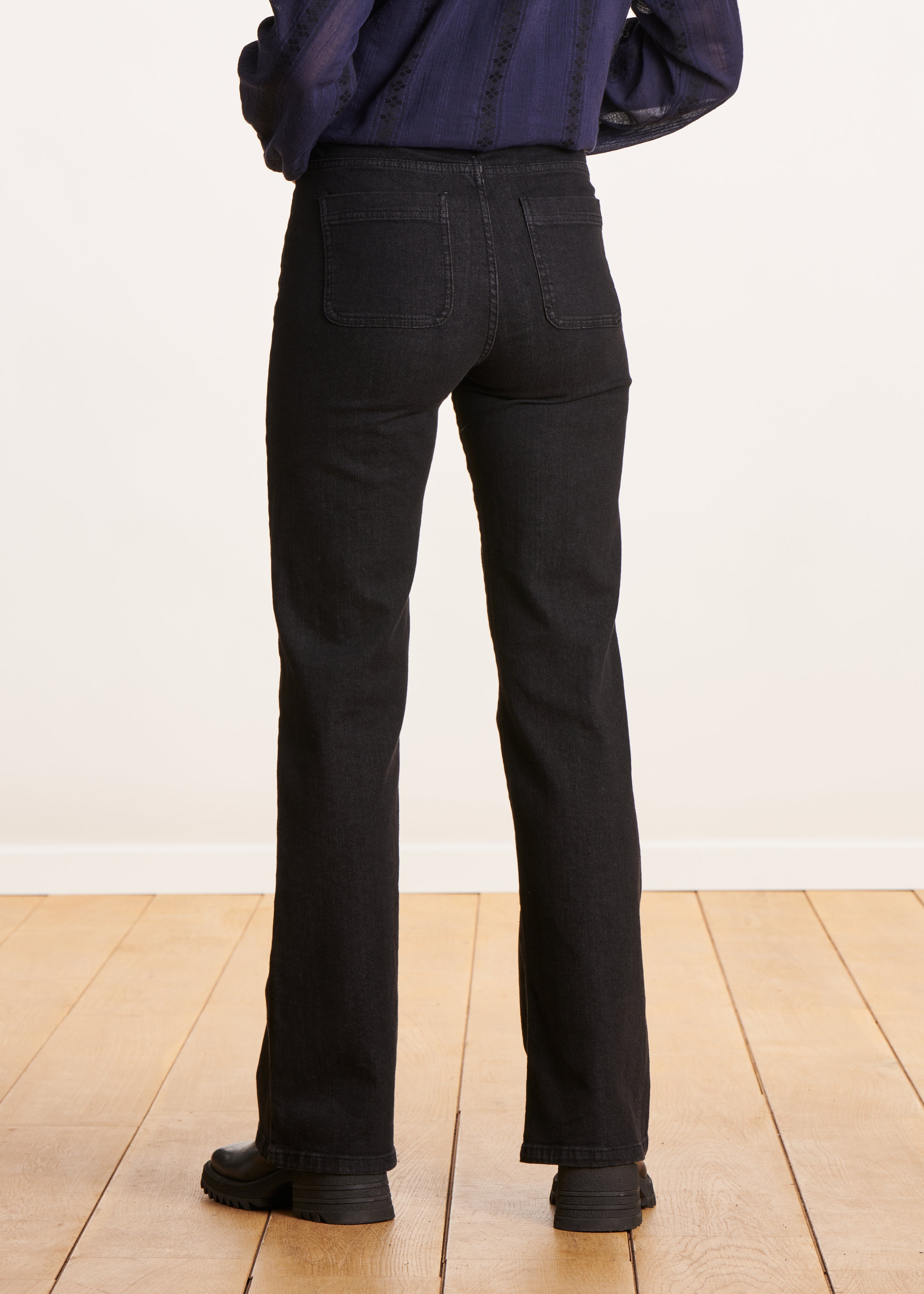 Black high-rise bootcut jeans in organic cotton