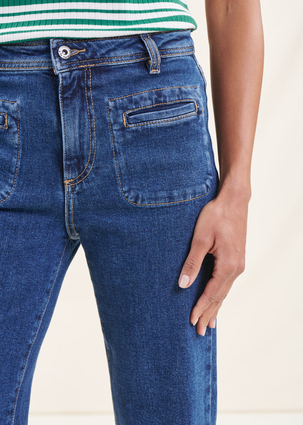 High-rise bootcut jeans in organic cotton