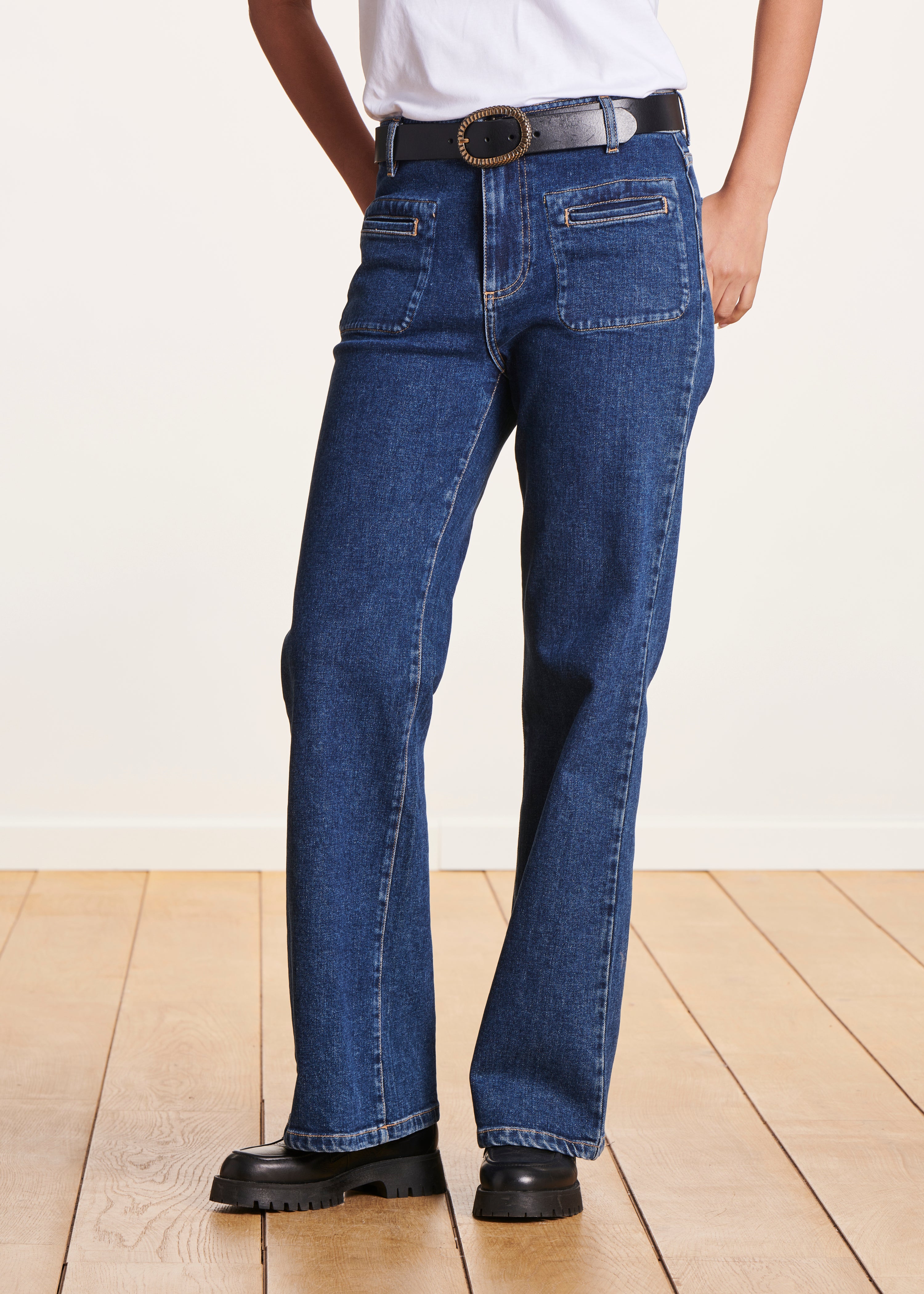 High-rise bootcut jeans in organic cotton