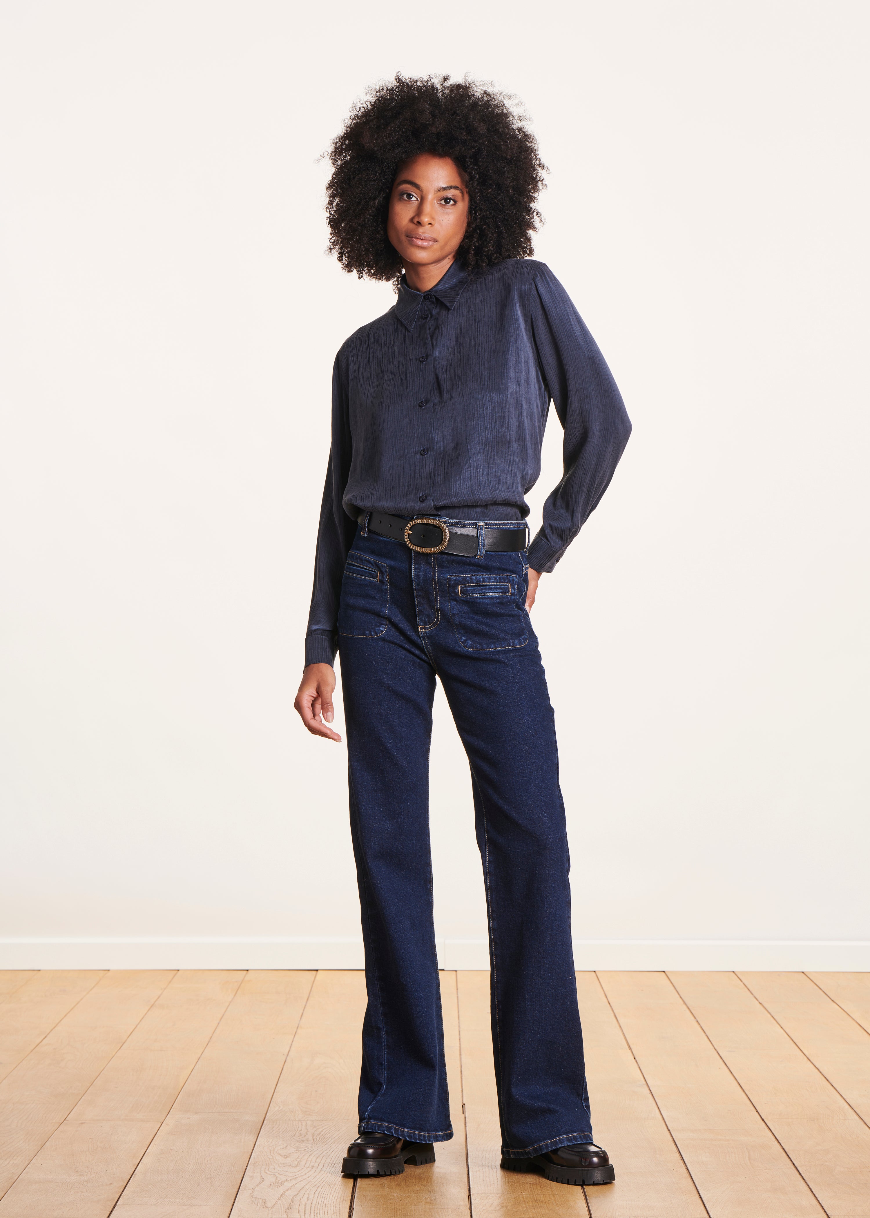 High-waisted raw bootcut jeans in organic cotton