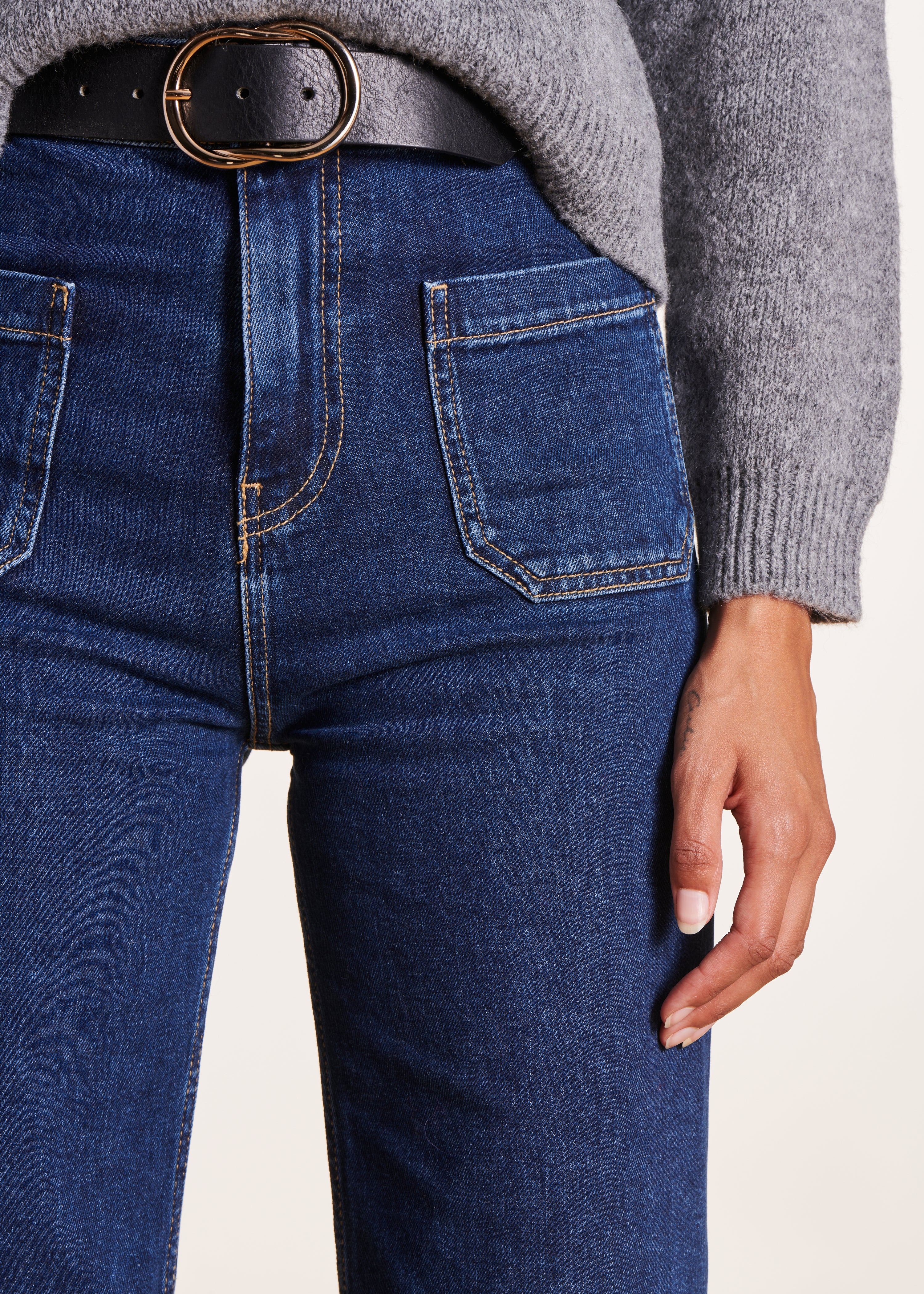 Jeans flare de algodão orgânico com cintura alta