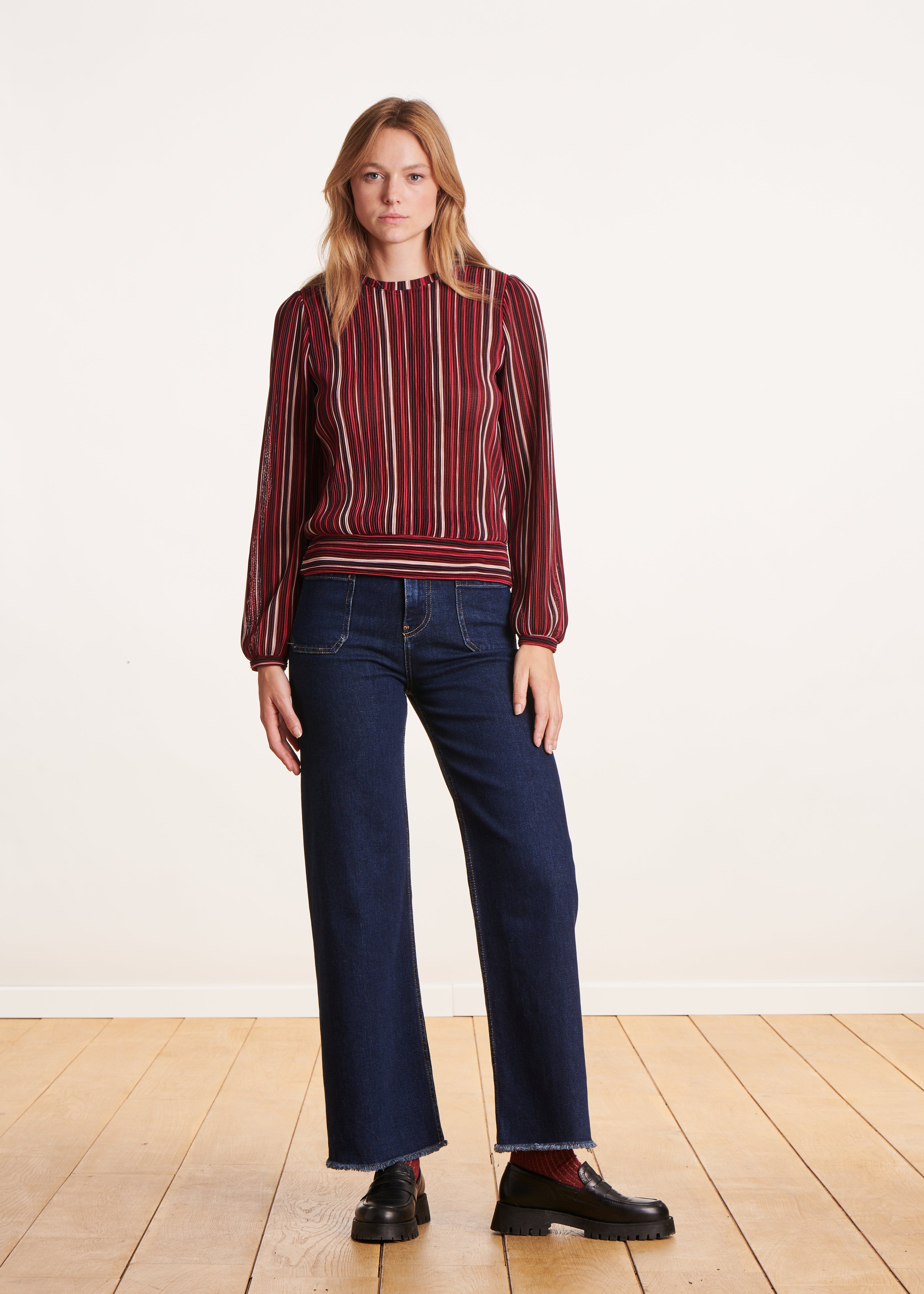 High-waisted raw flare jeans in organic cotton