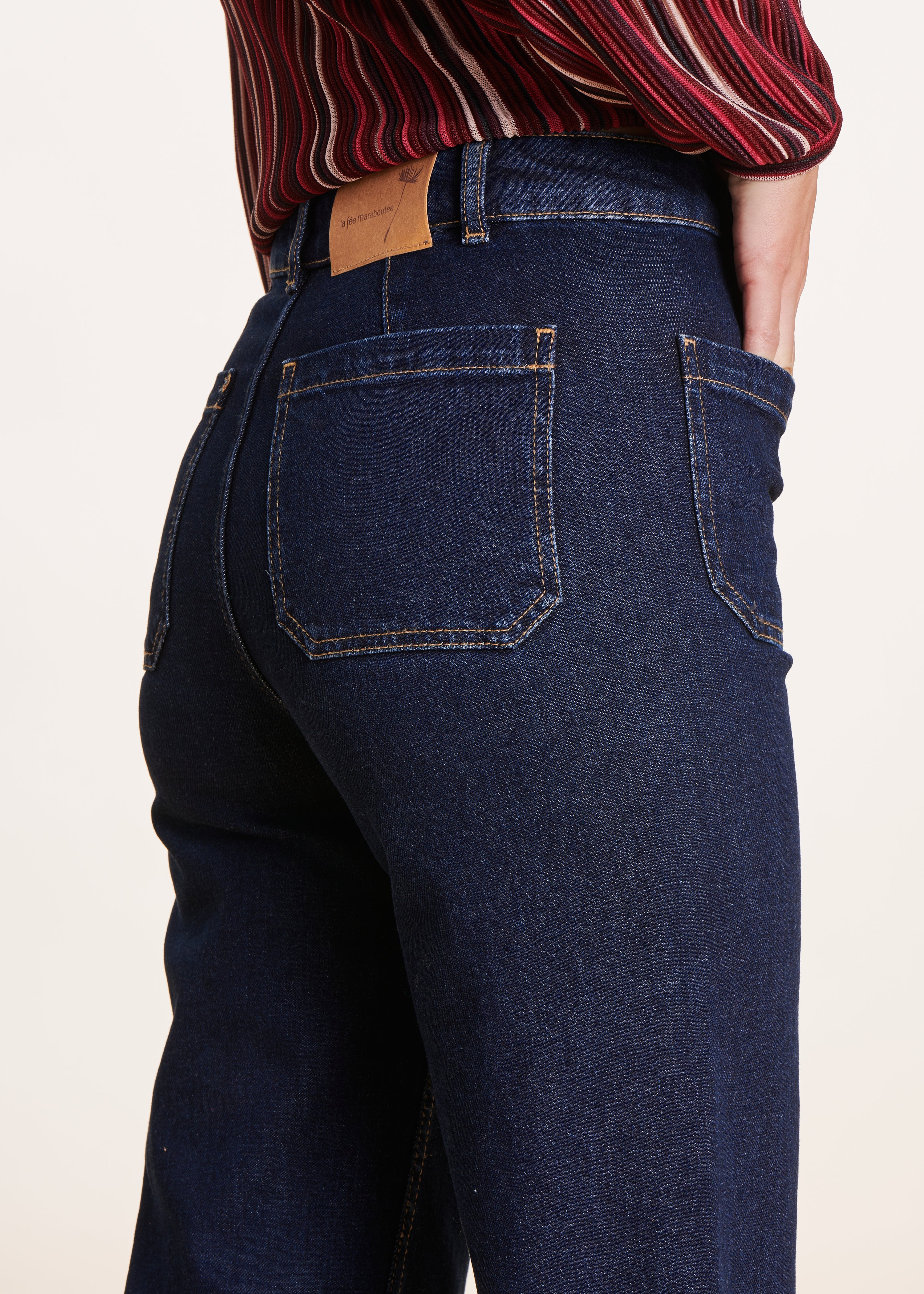 High-waisted raw flare jeans in organic cotton