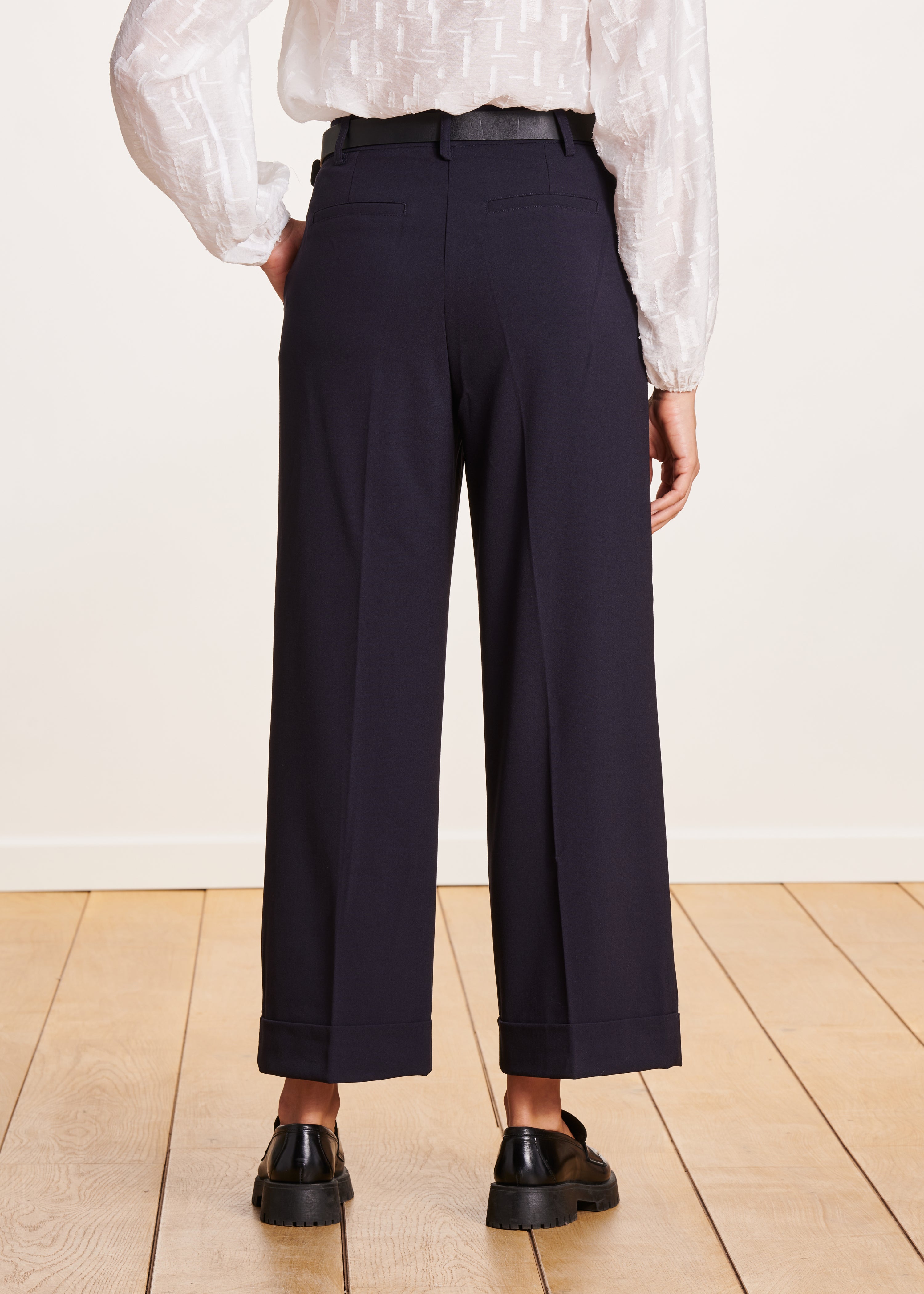 Straight-leg, wide-leg 7/8th dark blue trousers