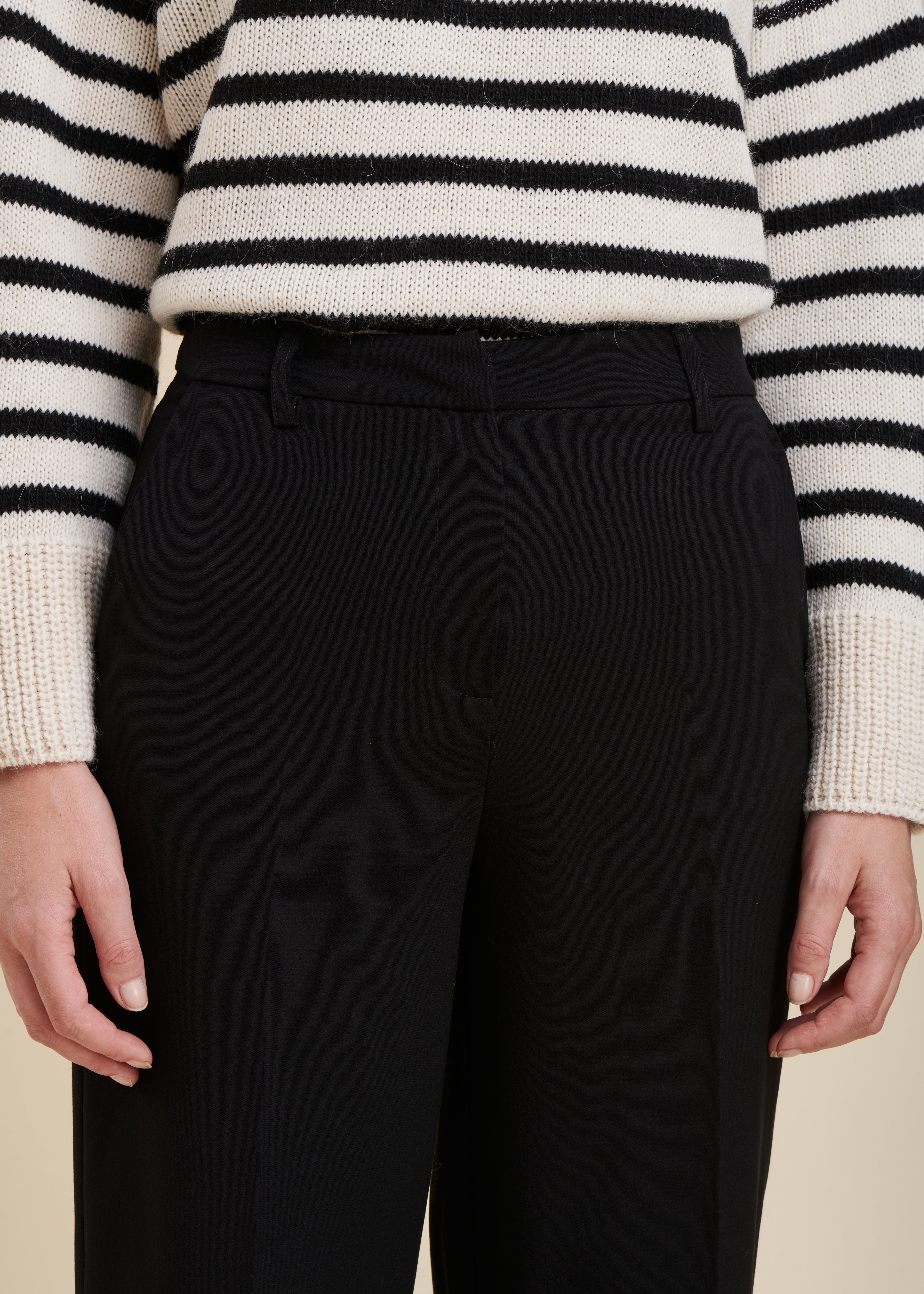 Straight-leg, wide-leg 7/8th black trousers