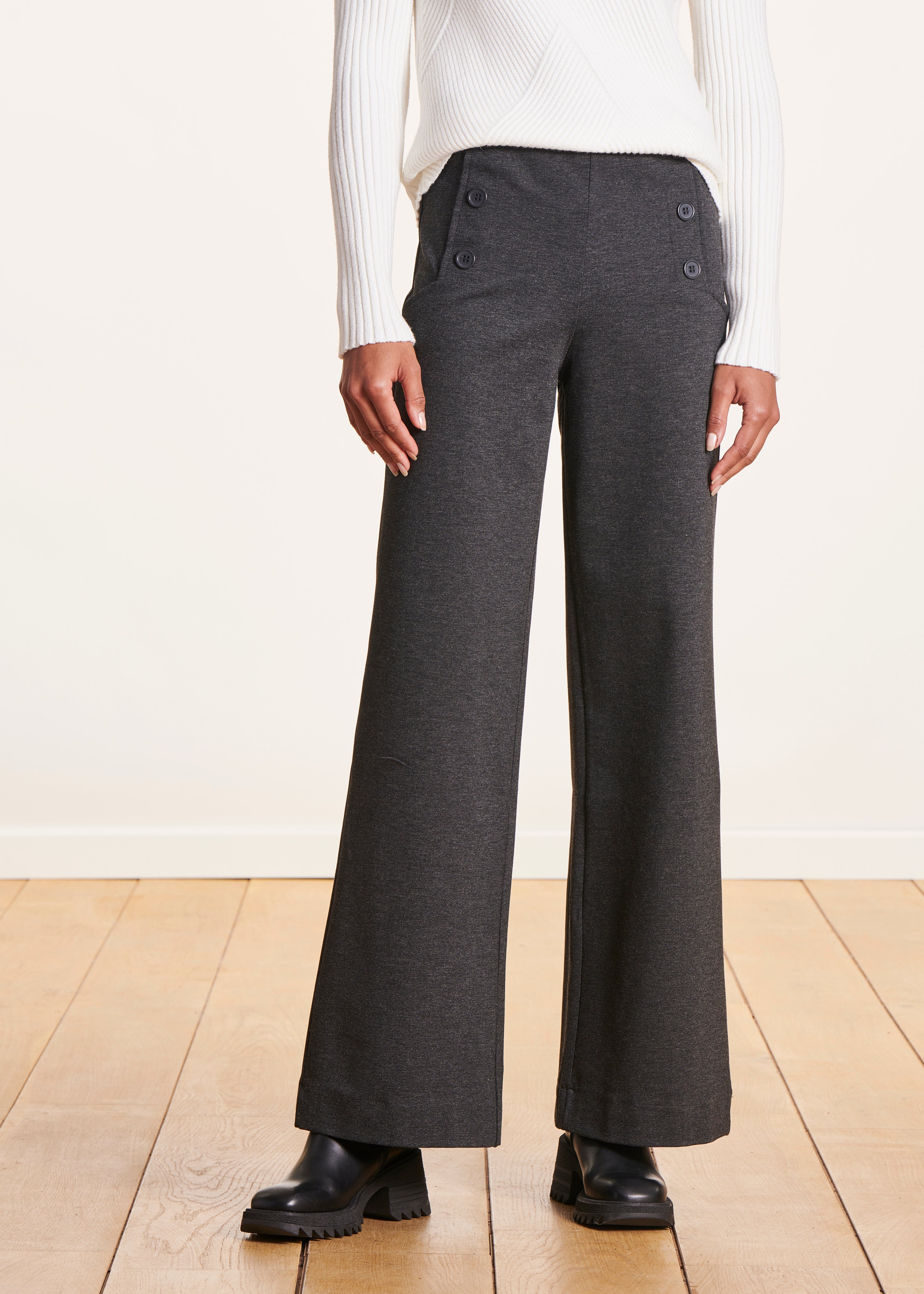 Antracietgrijze broek met hoge taille en wijde pijpen