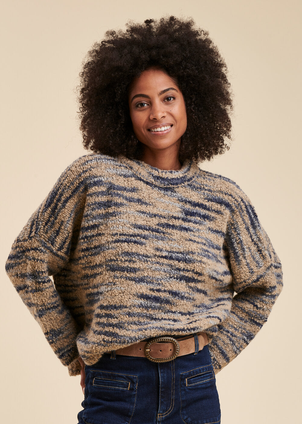 Übergroßer, ausgefallener Strickpullover