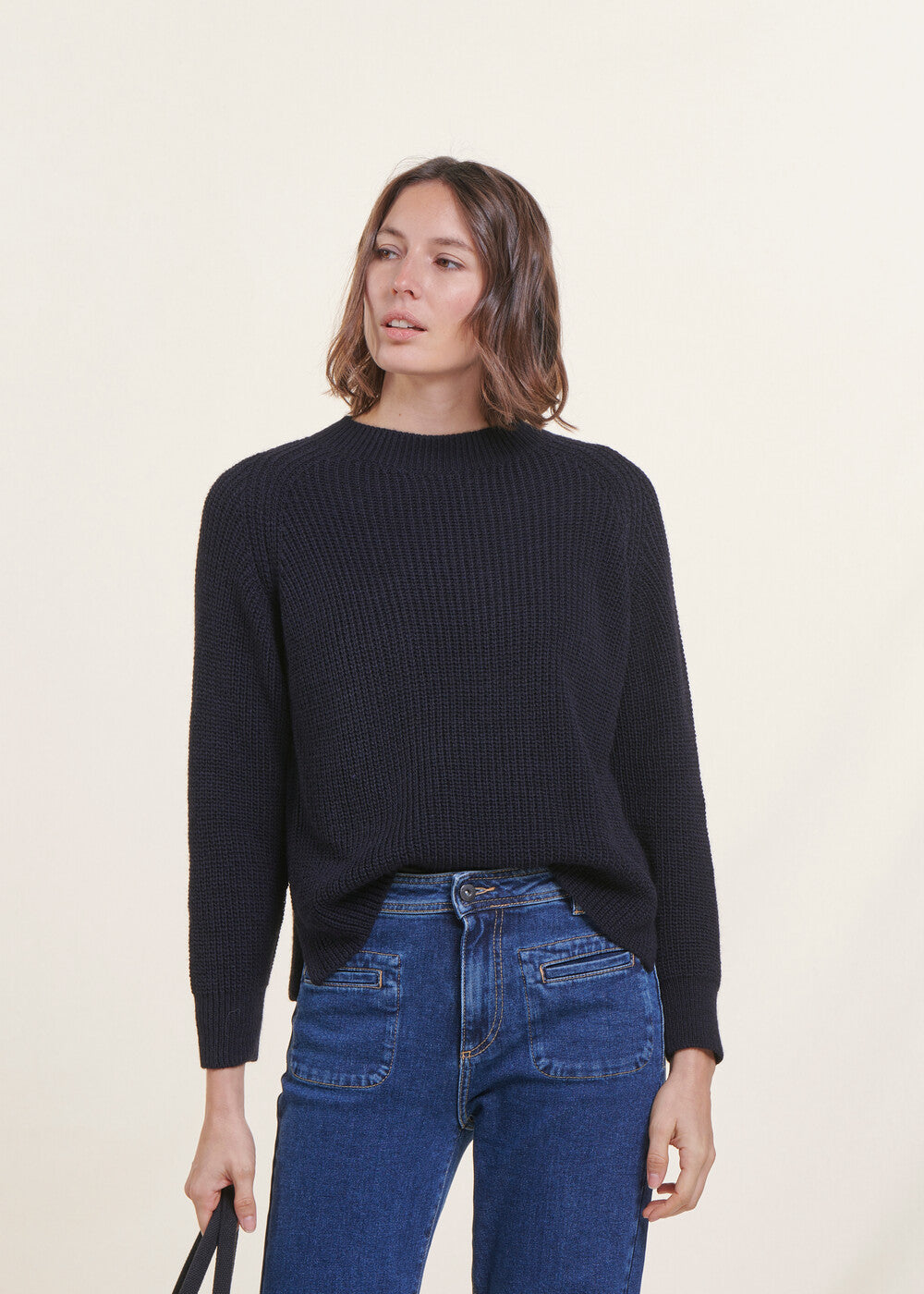 Marineblauer Pullover mit rundem Halsausschnitt