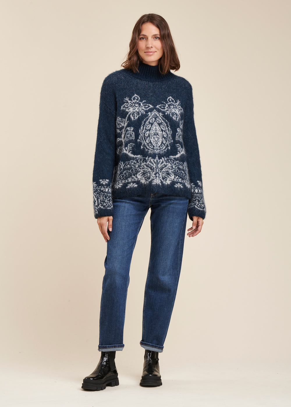 Loose long-sleeved jacquard sweater