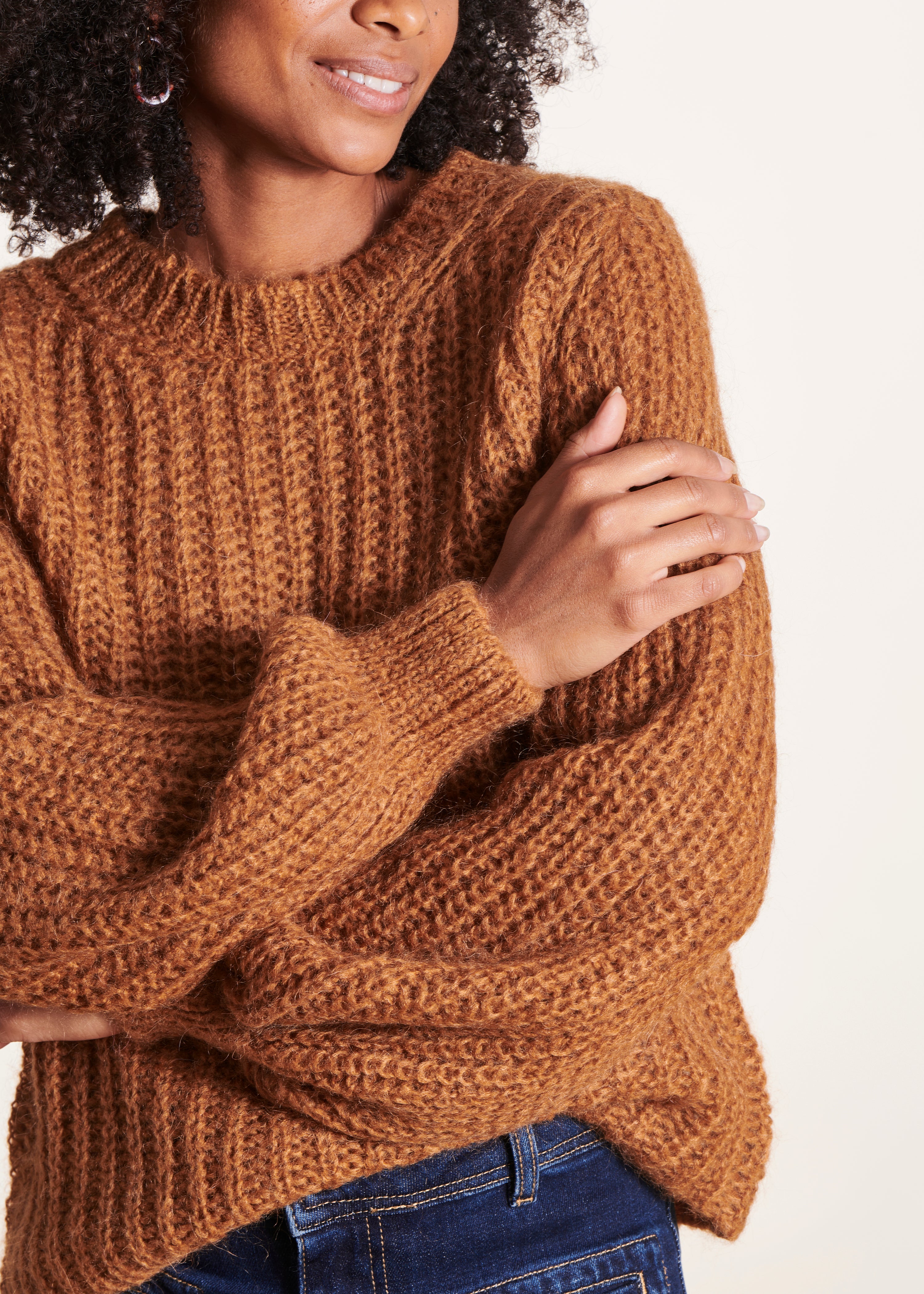 Camel round neck sweater