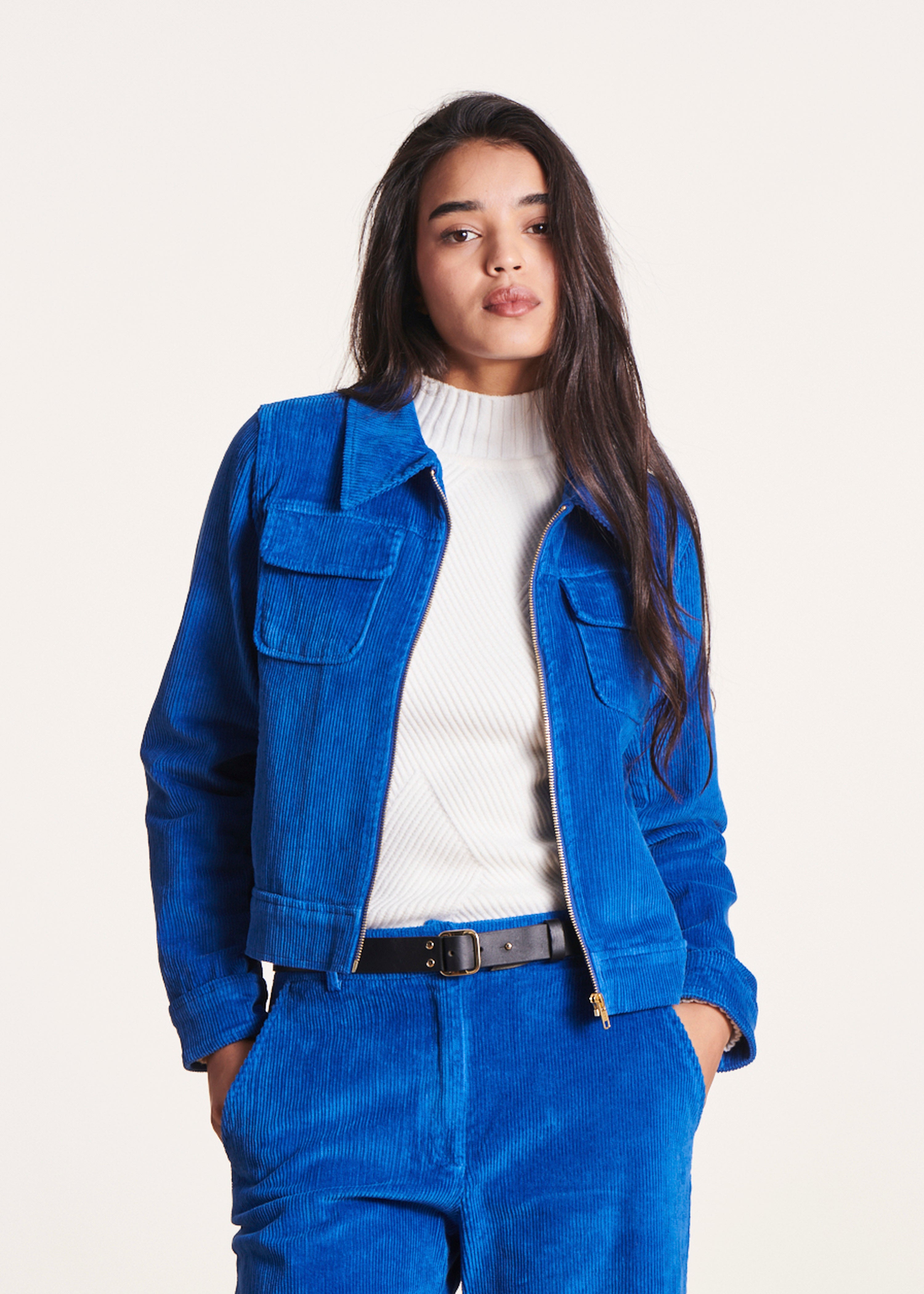 Veste courte zippée bleu roi en velours