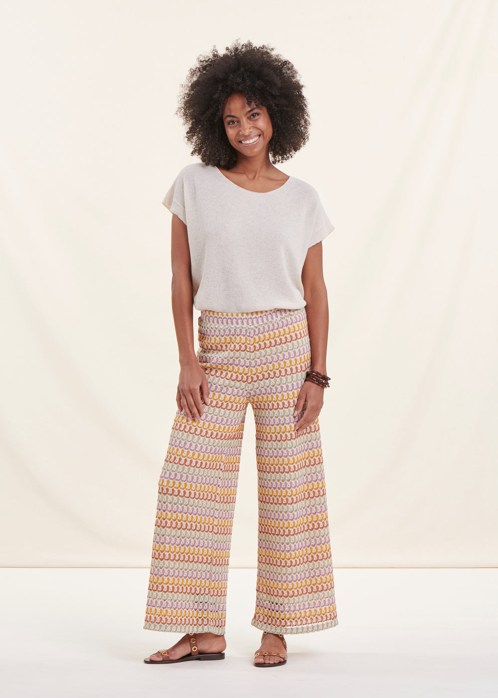 Calça solta de crochê multicolor em terracota