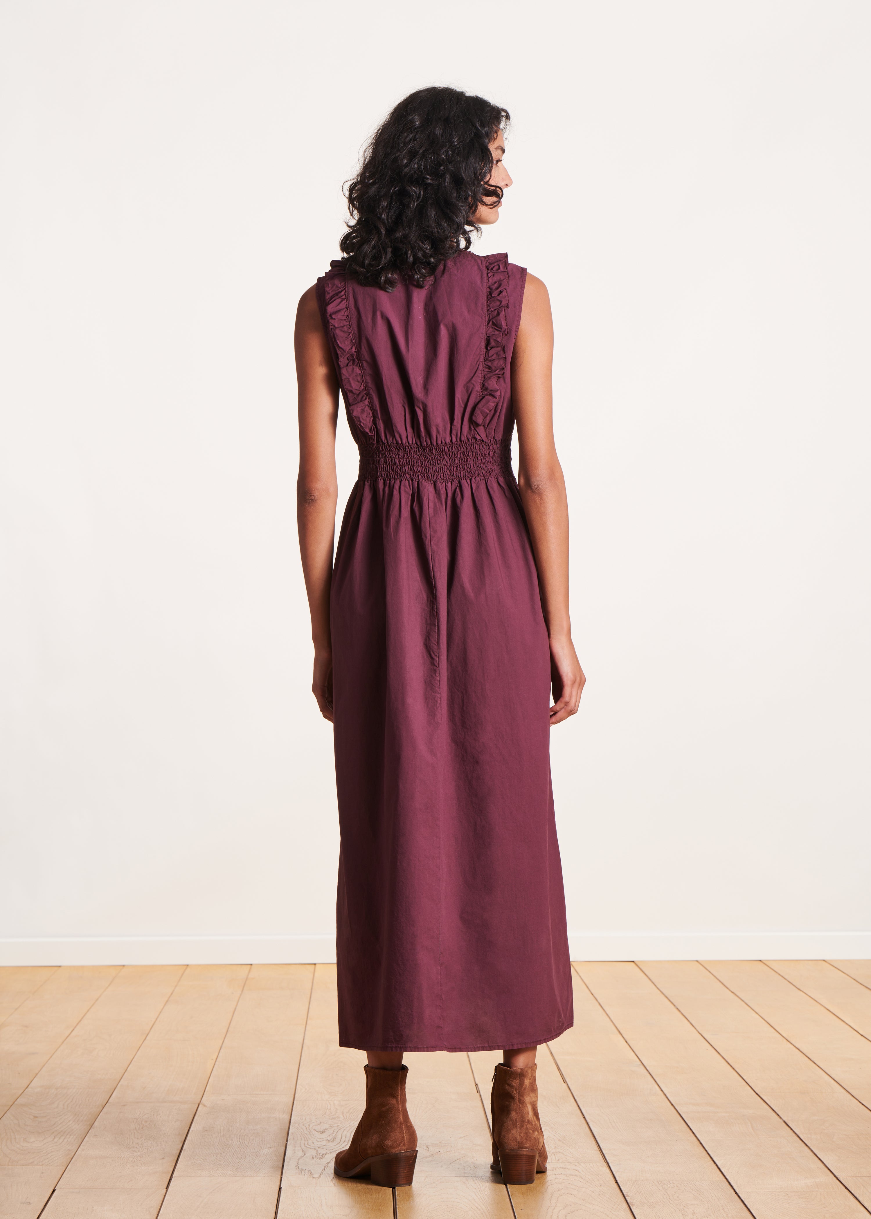 Long eggplant sleeveless cotton dress with lace