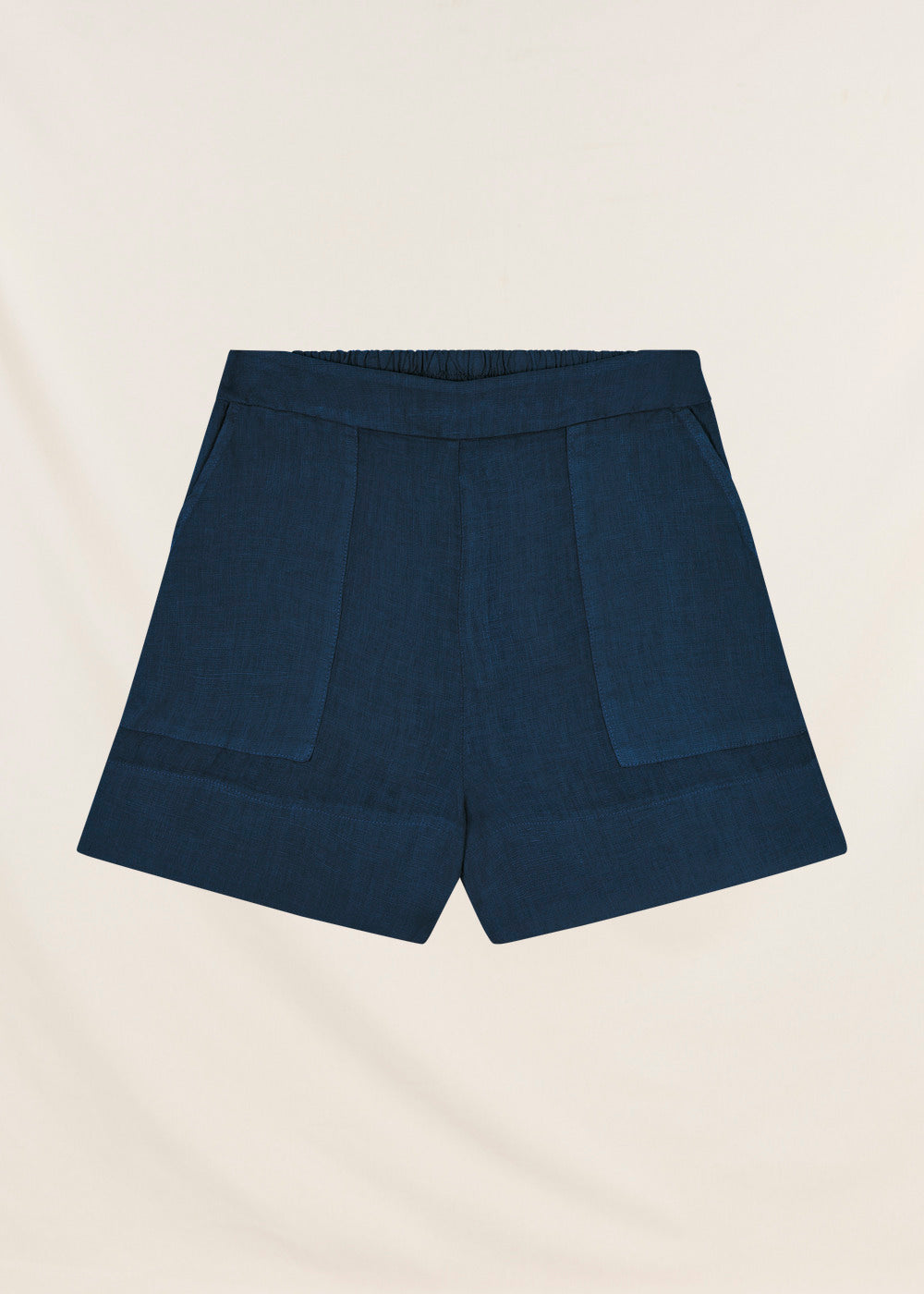 Shorts de linho azul gasolina