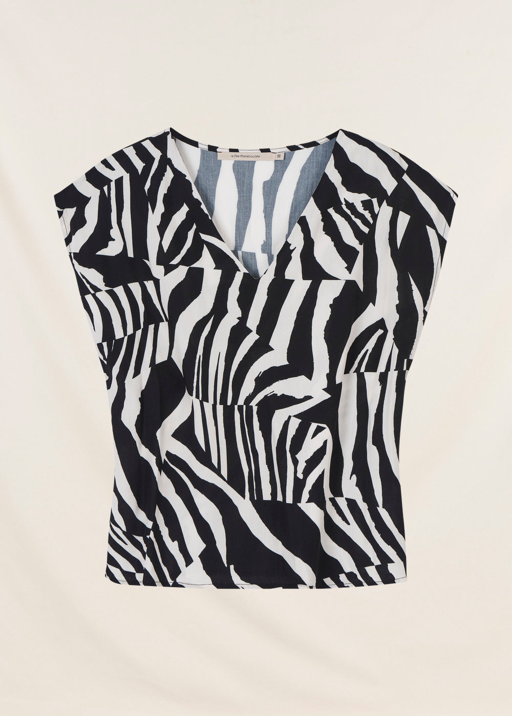 Oversized short-sleeved zebra print top