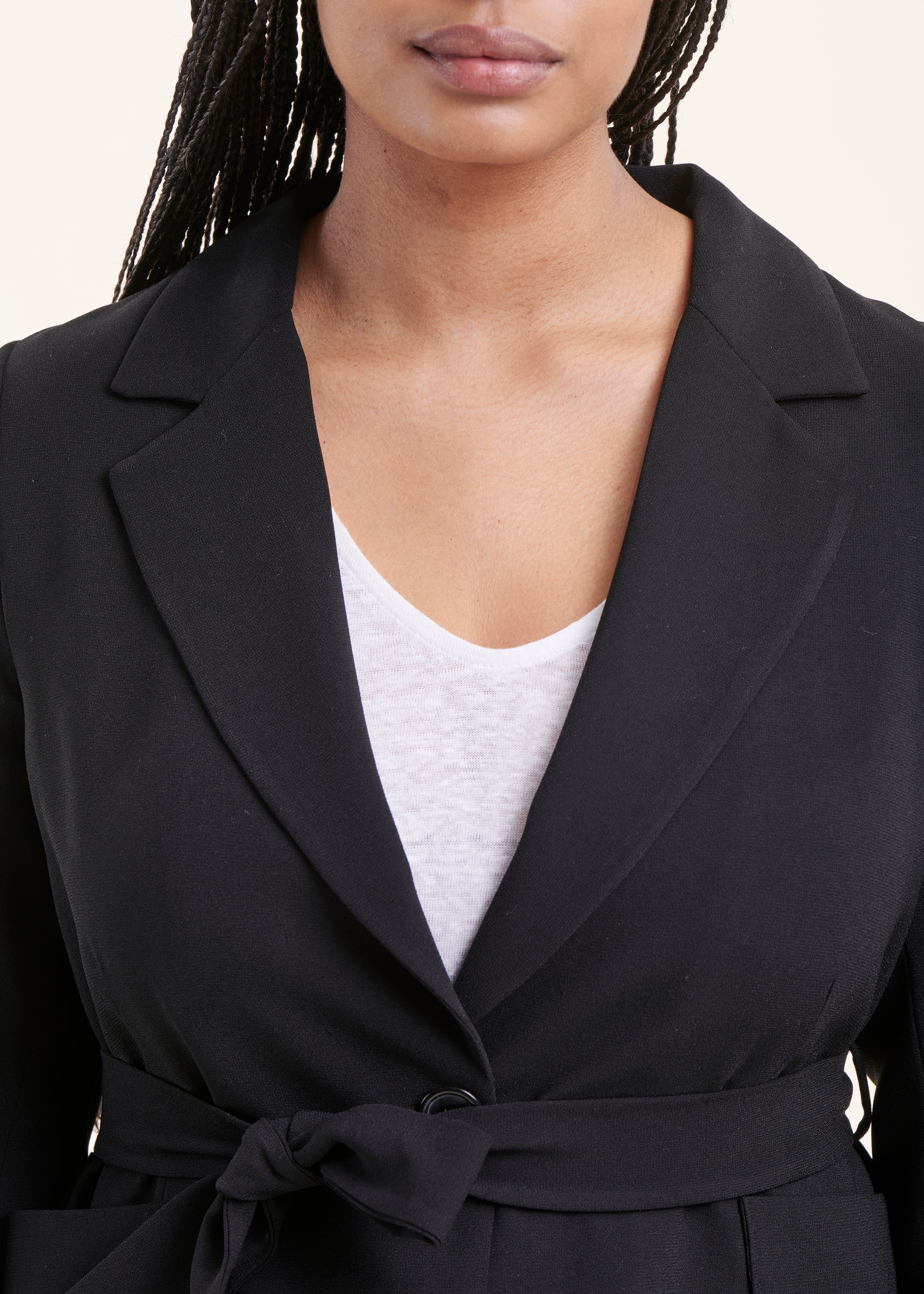 Black tailored jacket in crepe fabric