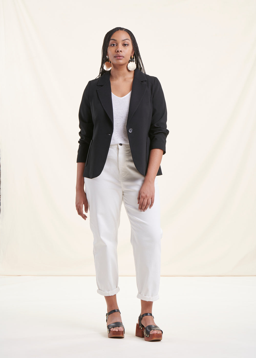 Black tailored jacket in crepe fabric