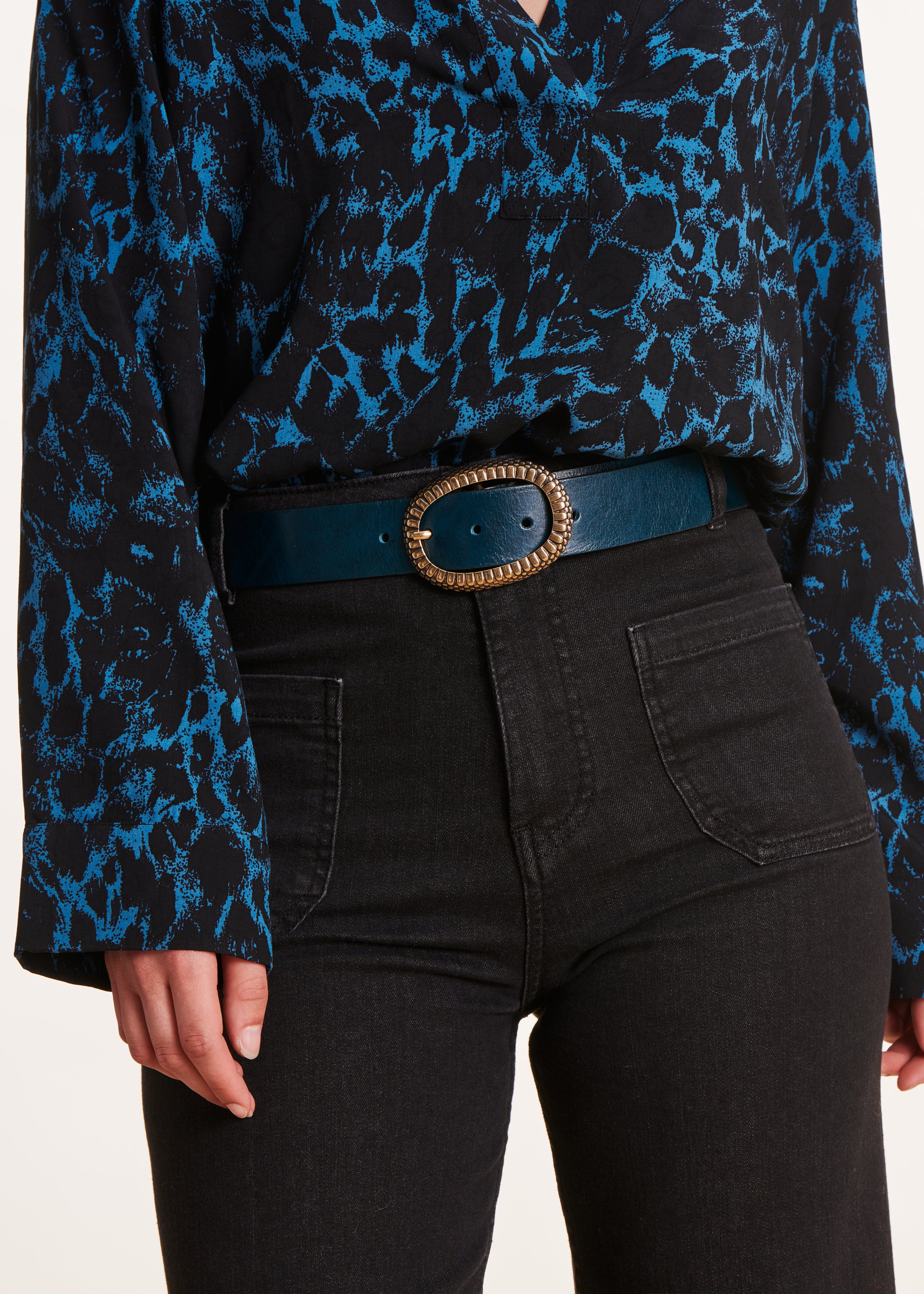 Ceinture bleu pétrole boucle serpent