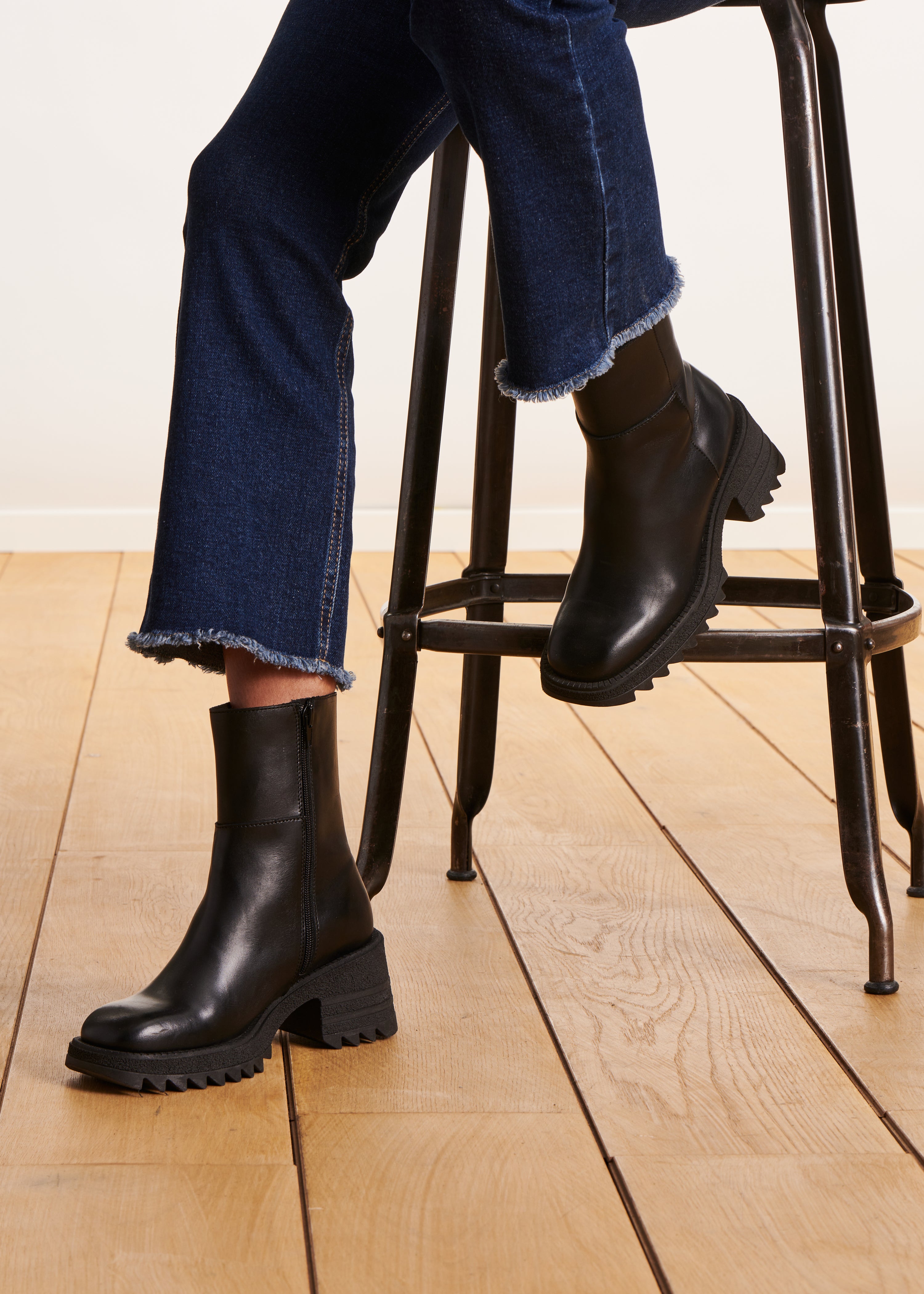 Black heeled boots