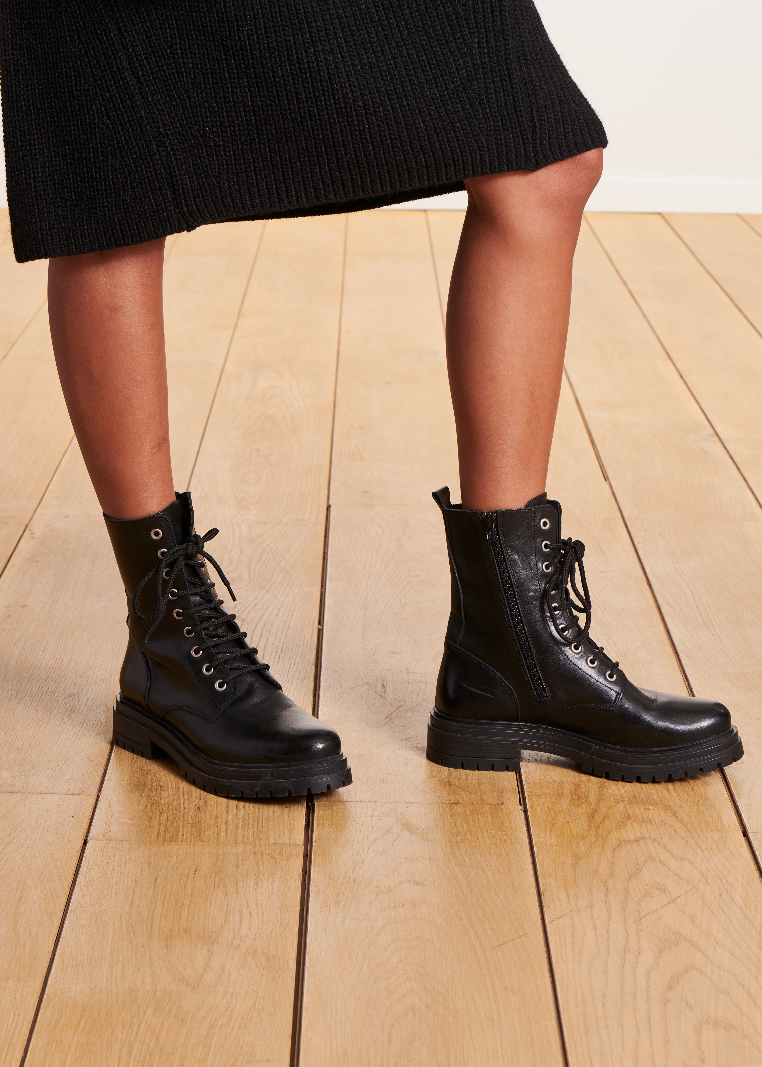 Bottines noires à lacets