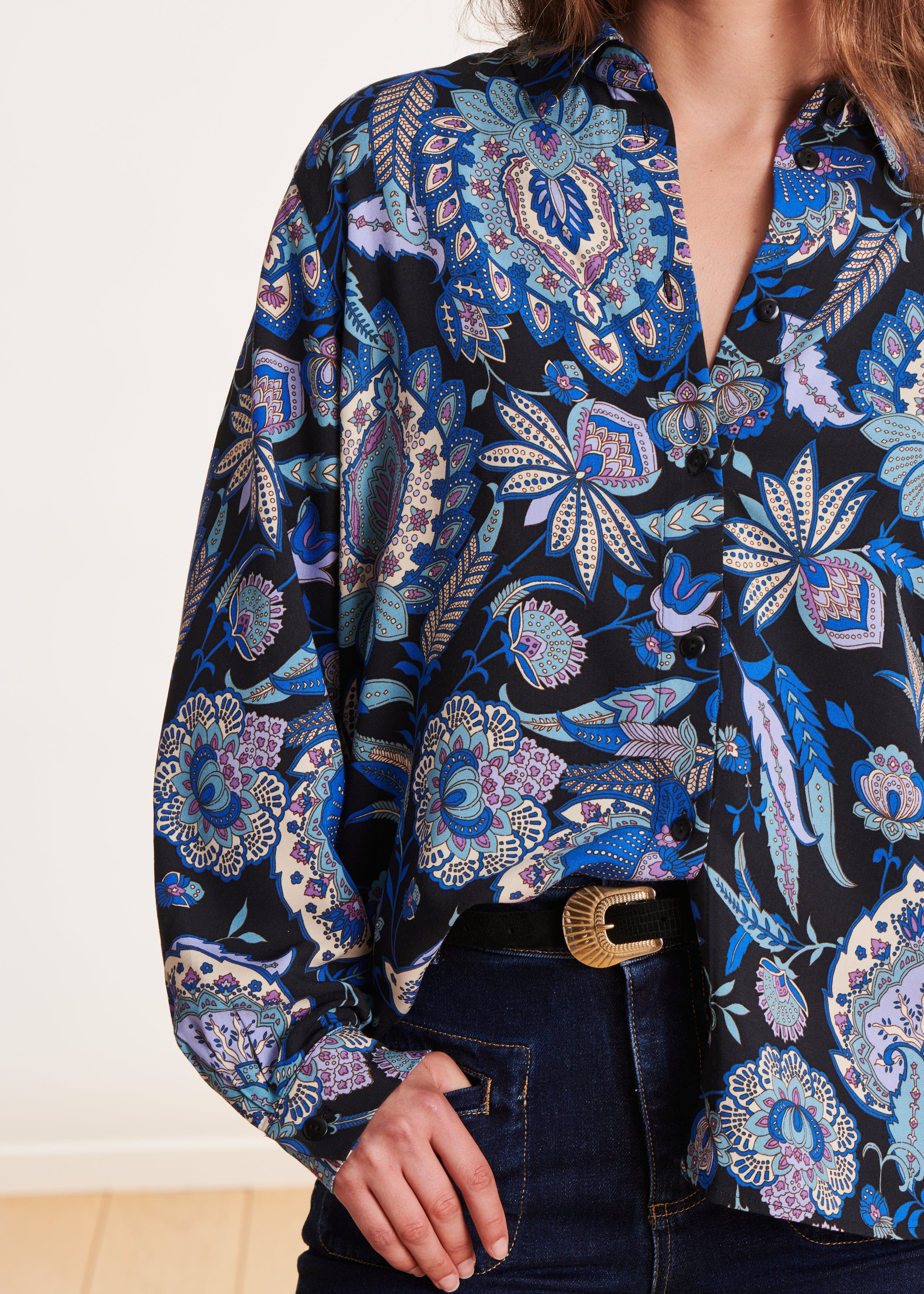 Loose black and blue printed shirt