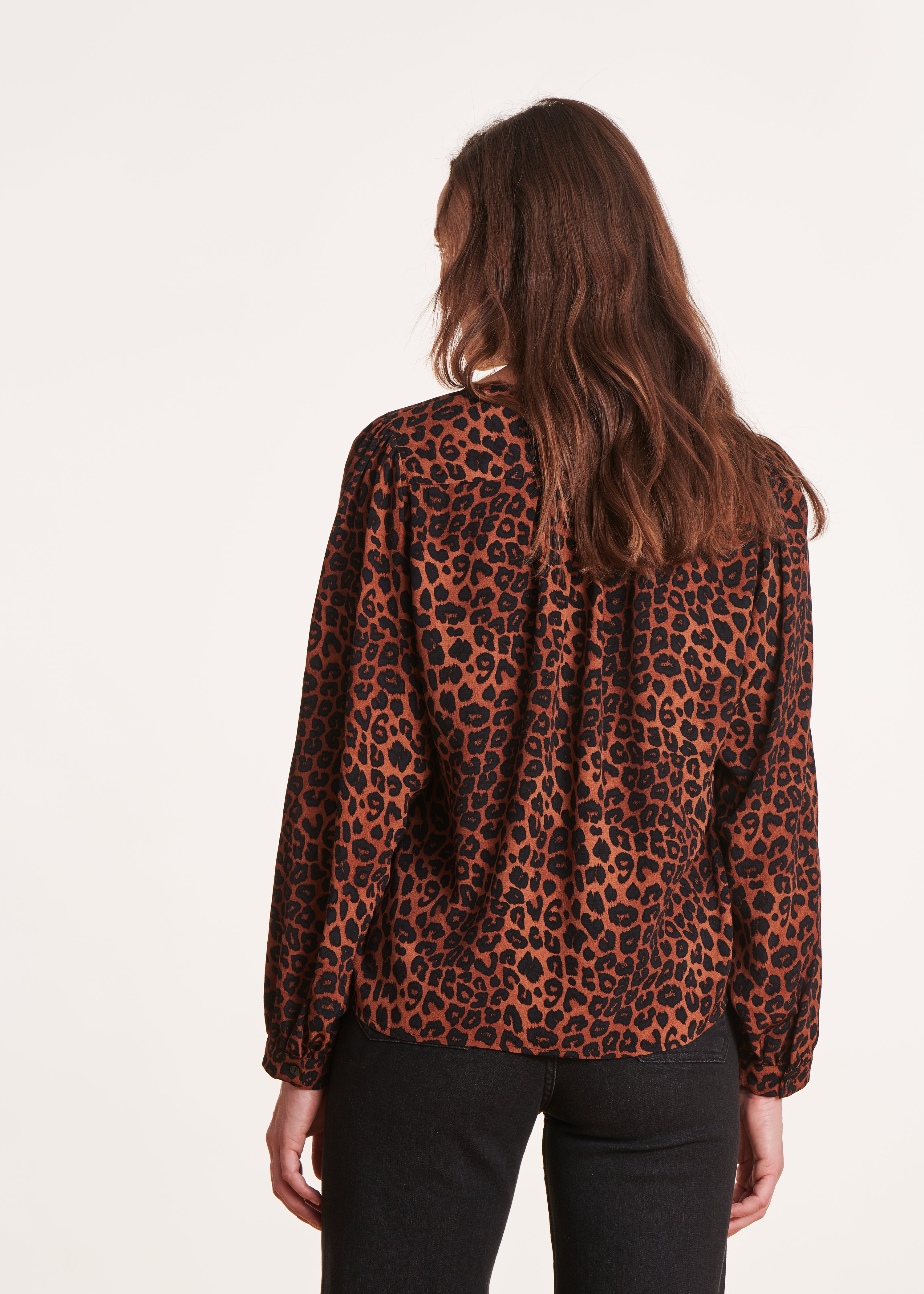 Losse terracotta blouse met luipaardprint